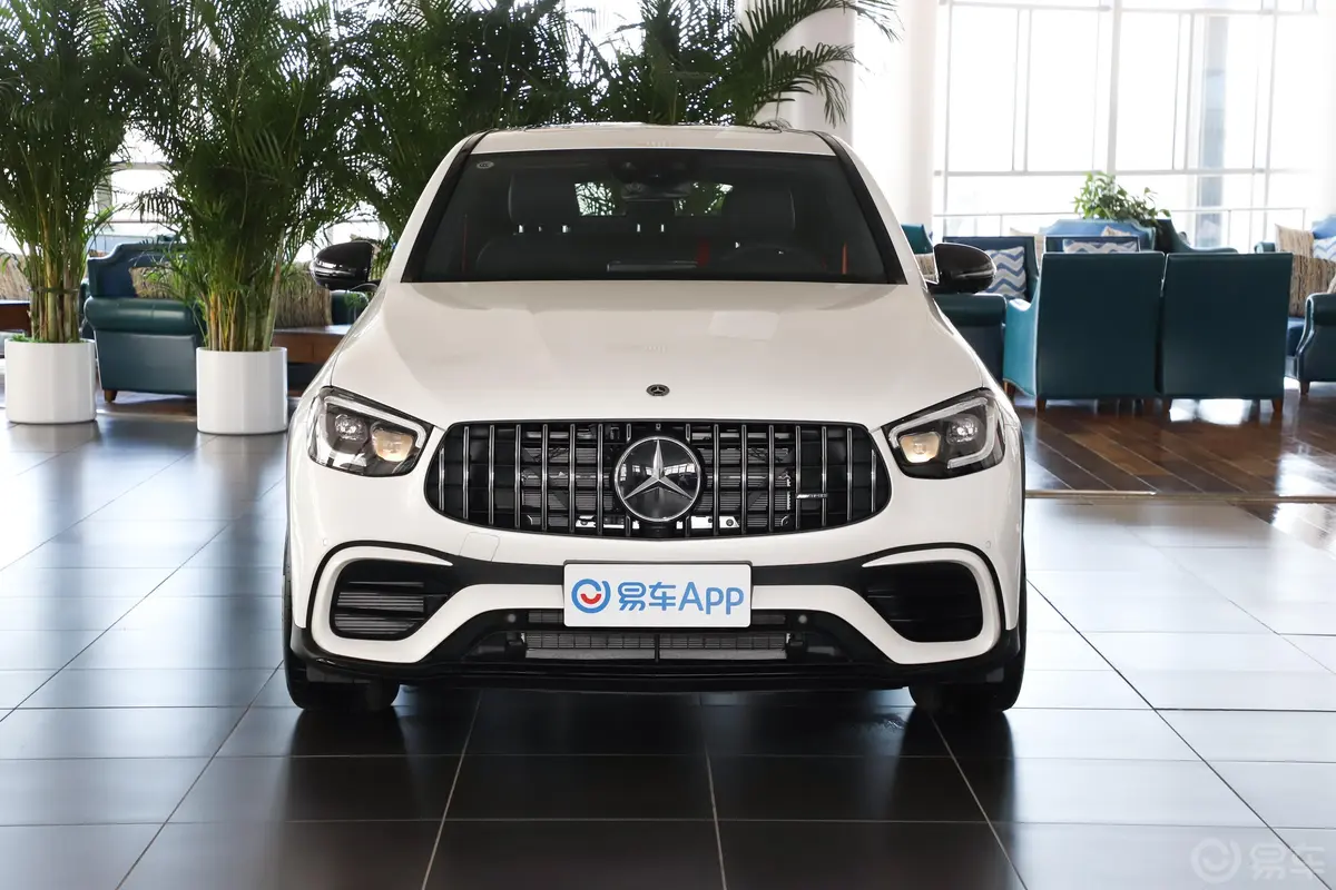 奔驰GLC轿跑 AMGAMG GLC 63 4MATIC+ 轿跑SUV正前水平