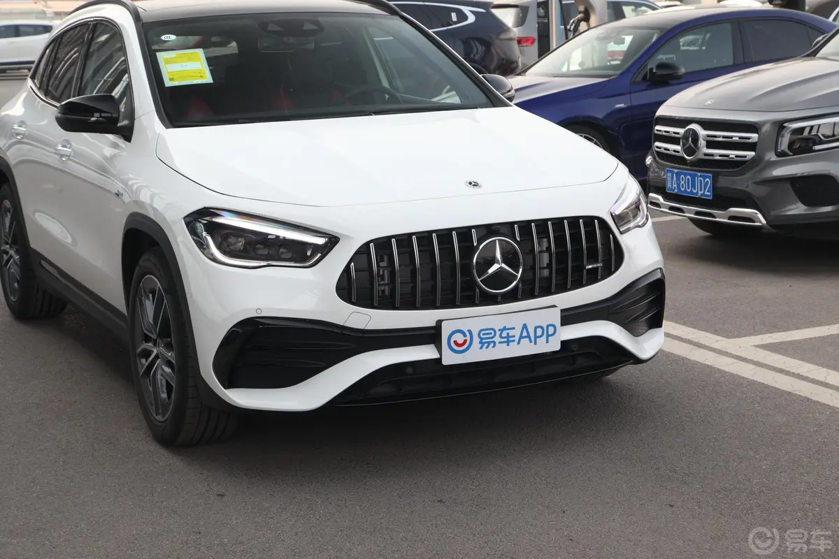 奔驰GLA AMGAMG GLA 35 4MATIC外观