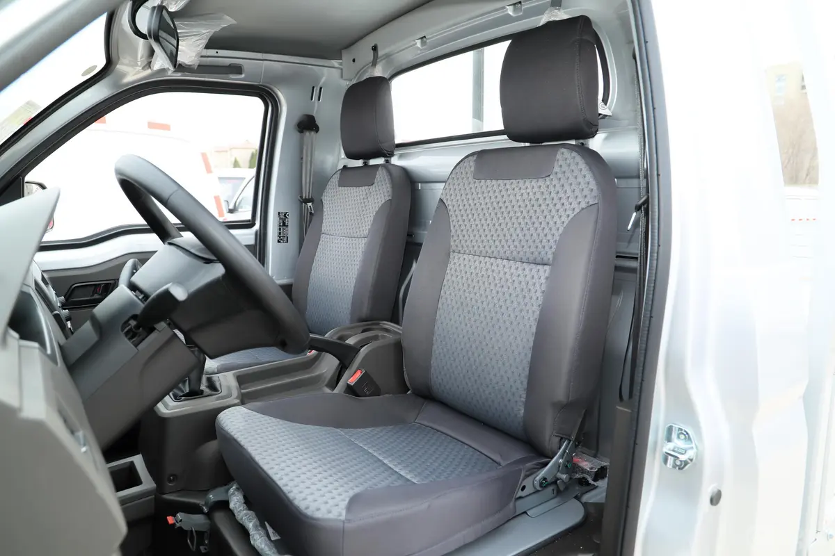 五菱荣光新卡汽车下乡版 1.8L 手动单排基本型驾驶员座椅