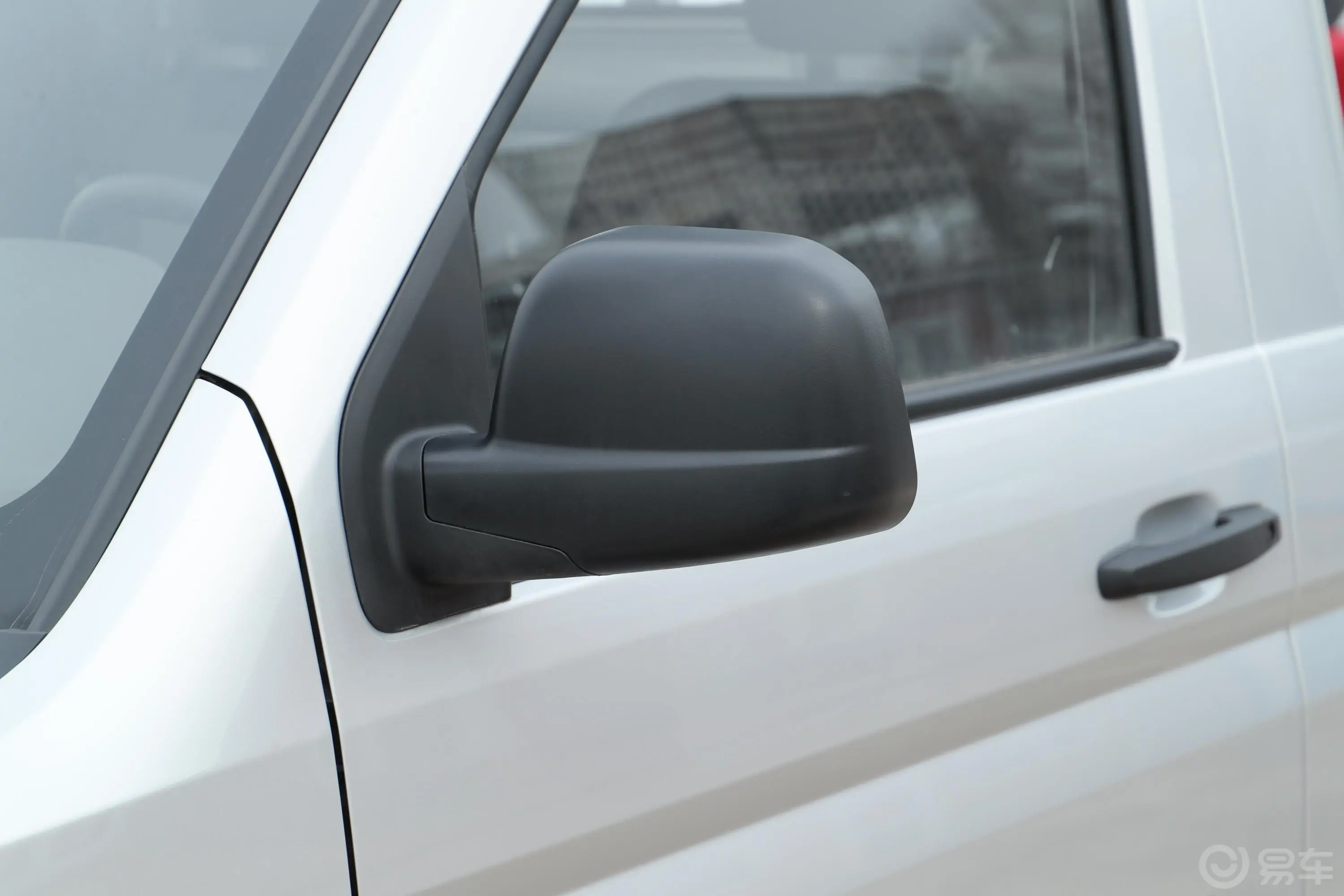五菱荣光新卡汽车下乡版 1.8L 手动单排基本型主驾驶后视镜背面
