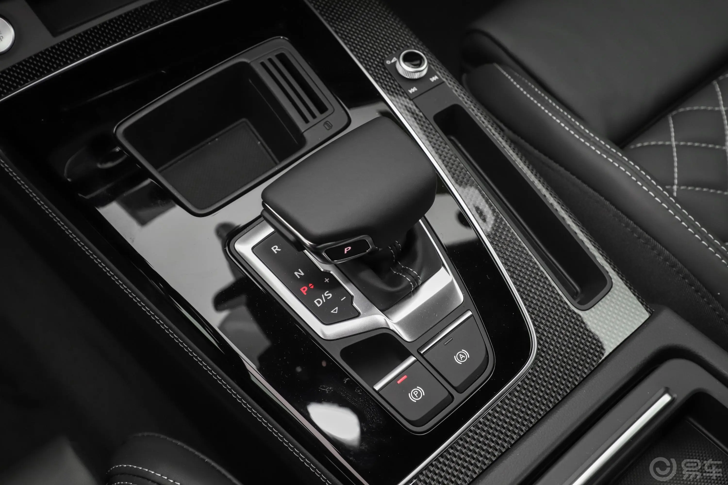奥迪Q5L Sportback45 TFSI 臻选型换挡装置