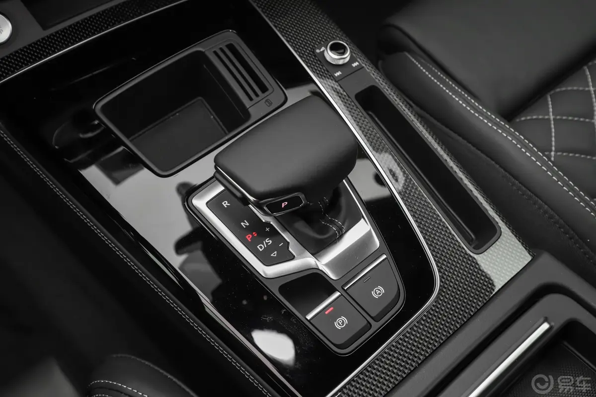 奥迪Q5L Sportback45 TFSI 臻选型换挡装置