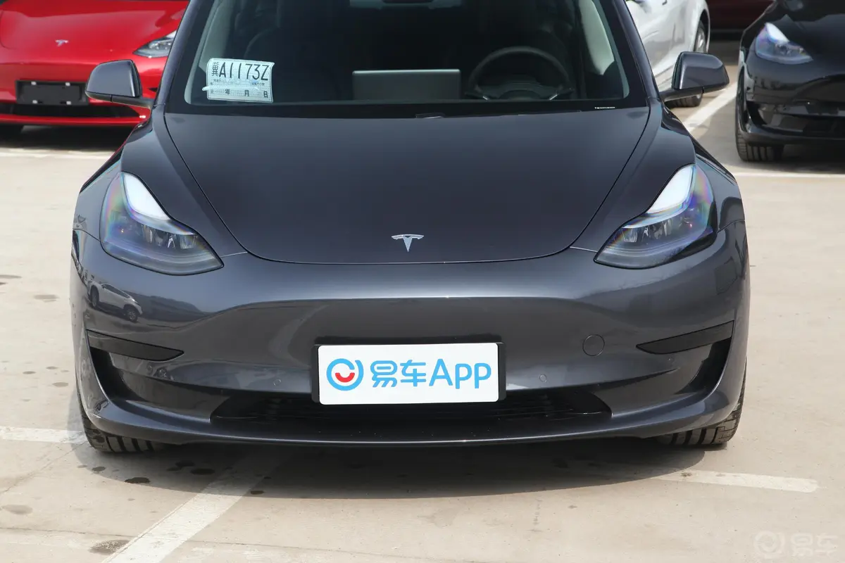 Model 3标准续航后驱升级版外观