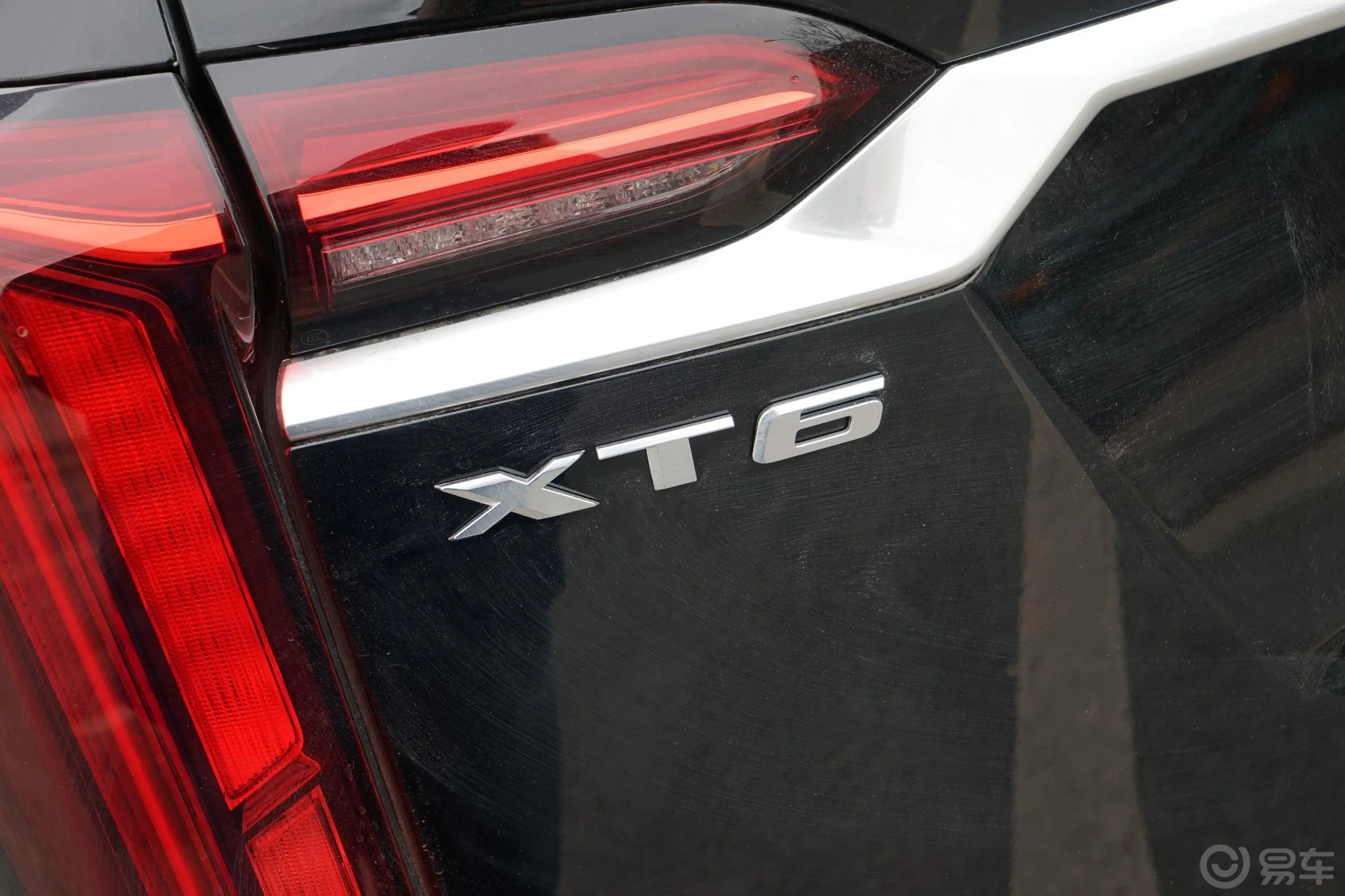 凯迪拉克XT62.0T 轻混 两驱豪华型 7座外观
