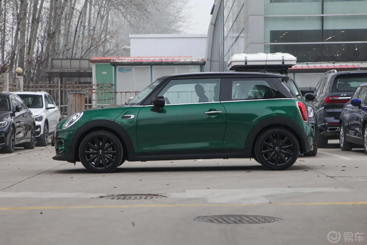 MINI1.5T COOPER 艺术家正侧车头向左水平