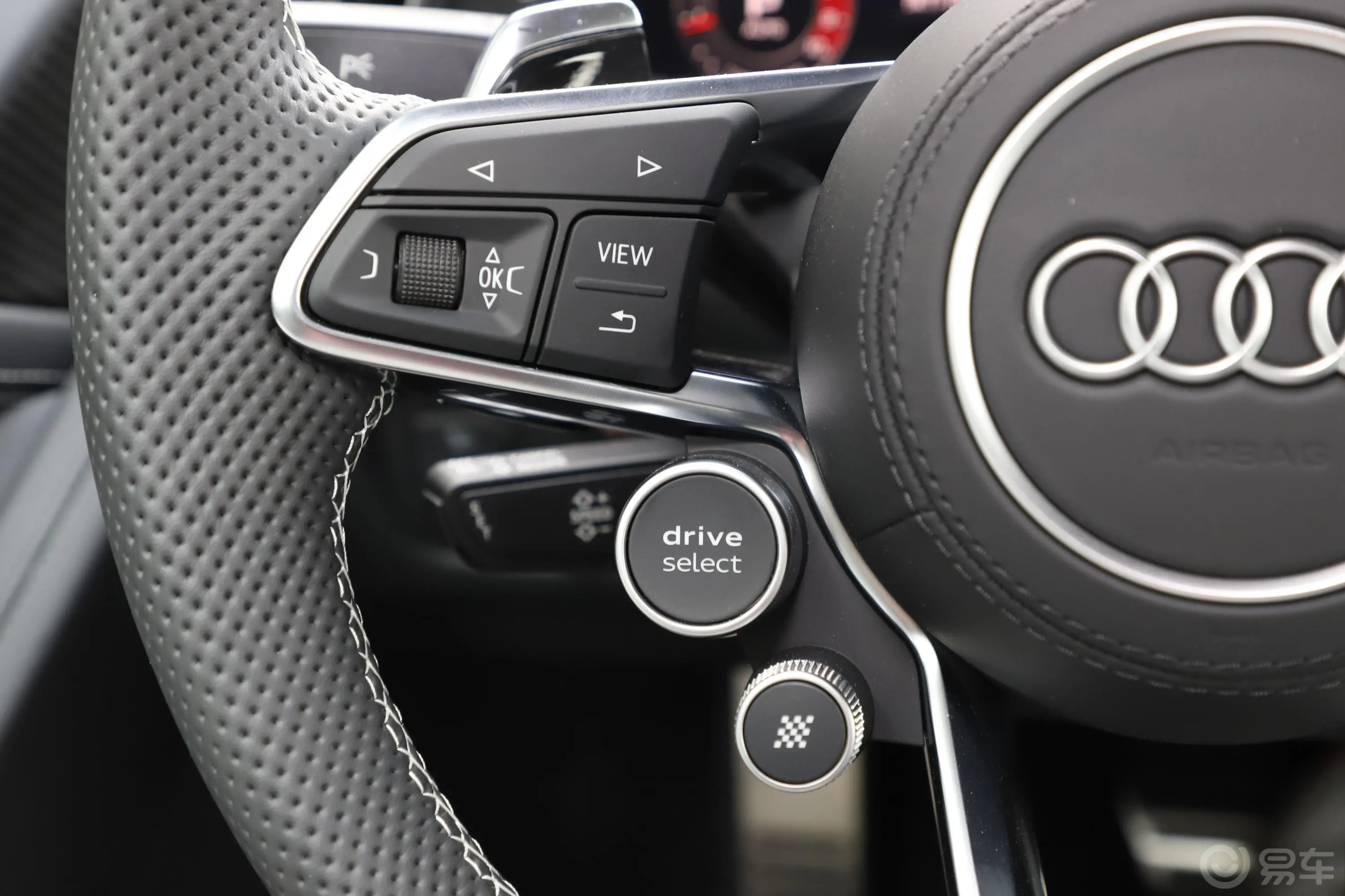 奥迪R8R8 V10 Coupe Performance 收藏家版左侧方向盘功能按键