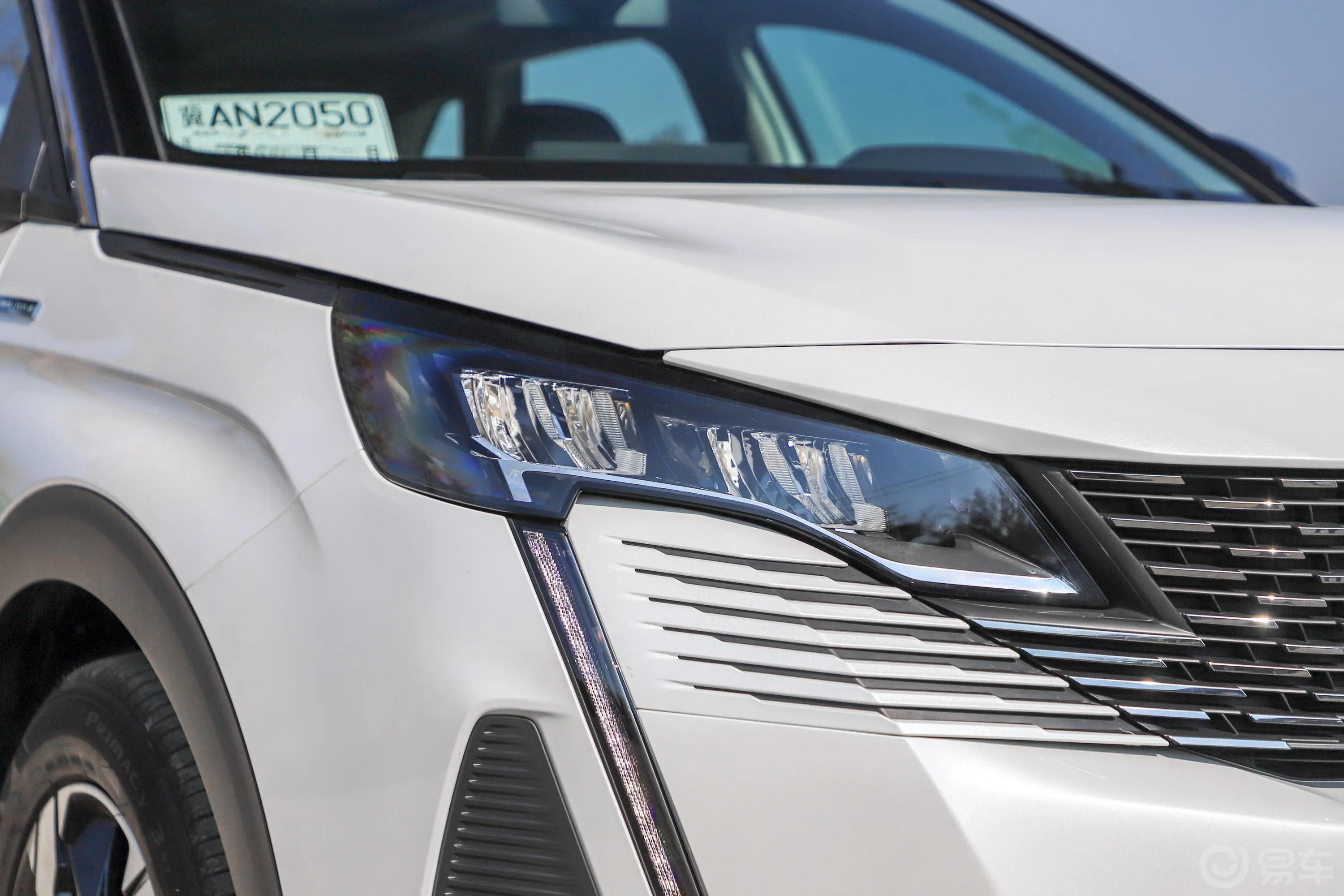 标致4008 PHEV1.6T 手自一体 四驱 三擎豪华版外观灯组