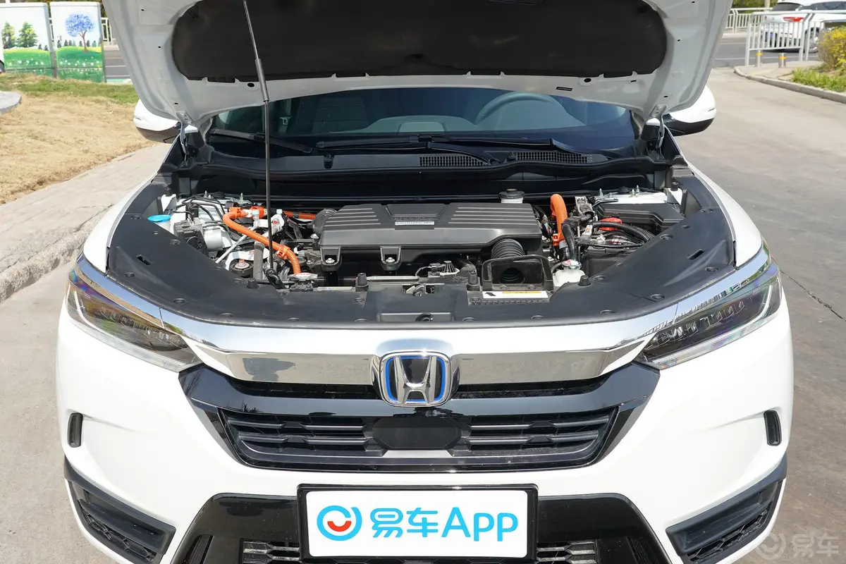 皓影锐·混动 2.0L 两驱 E-CVT 锐·精英版发动机舱整体