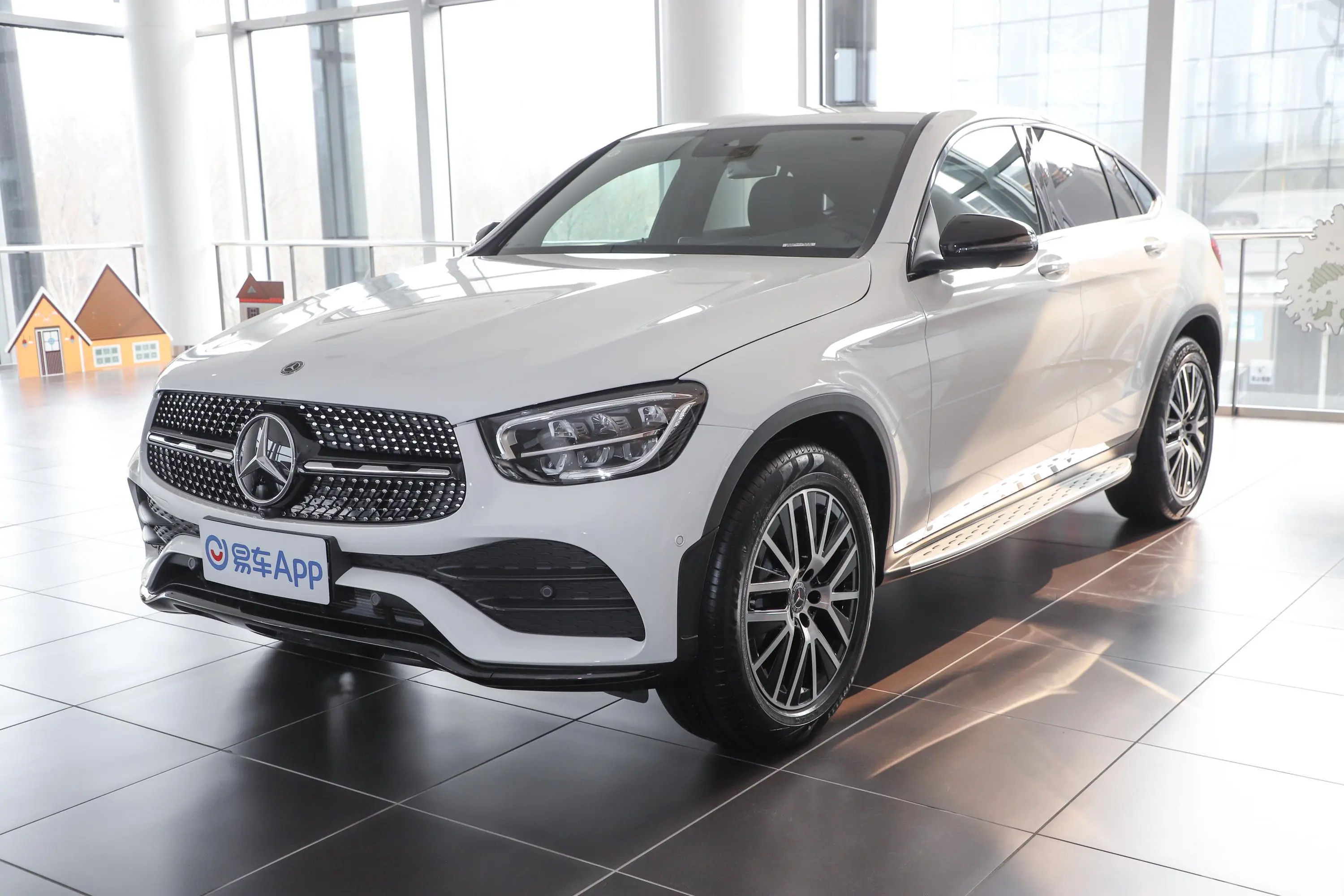 奔驰GLC轿跑GLC 300 4MATIC 轿跑SUV外观