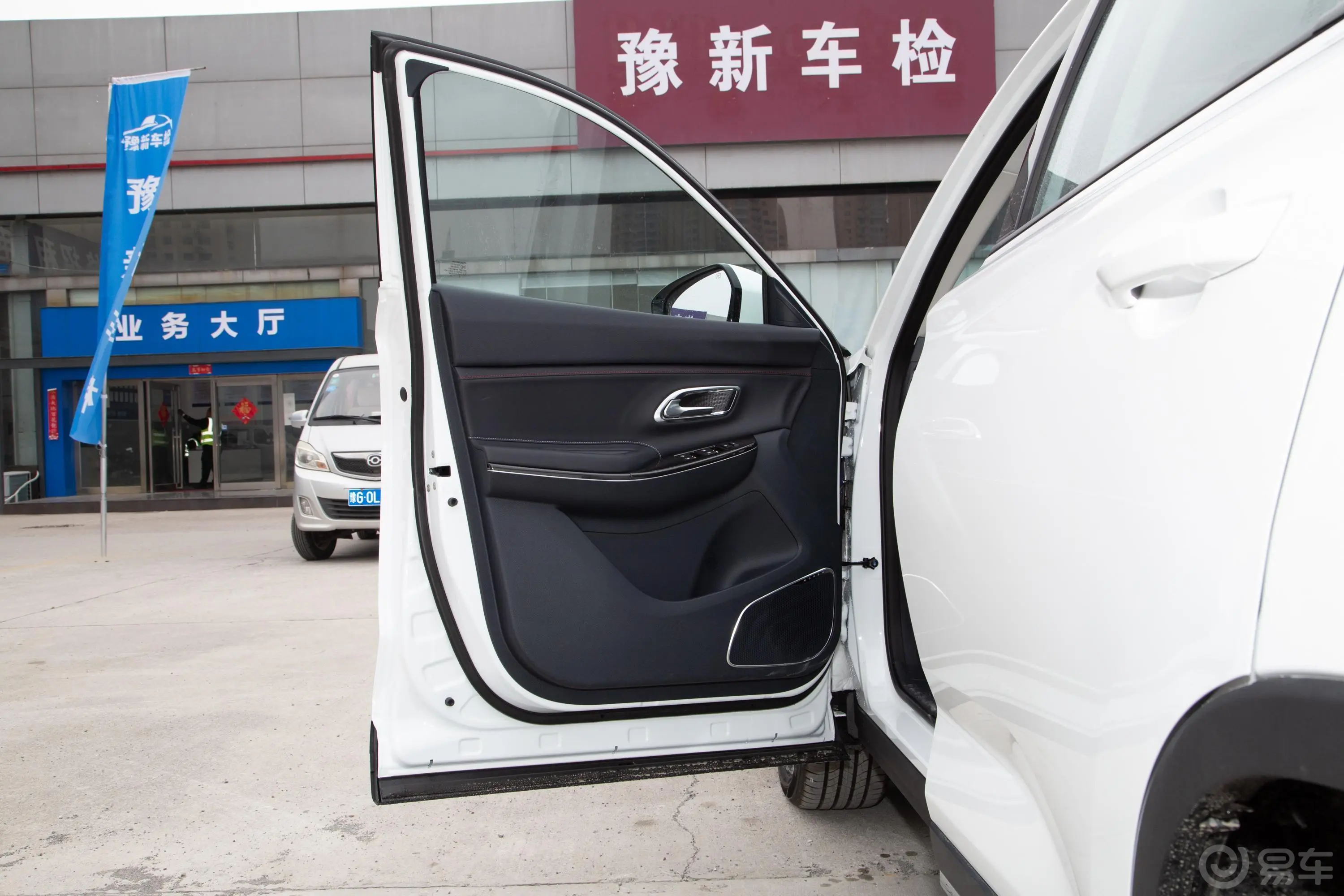 长安欧尚X71.5T 双离合 豪华型驾驶员侧前车门