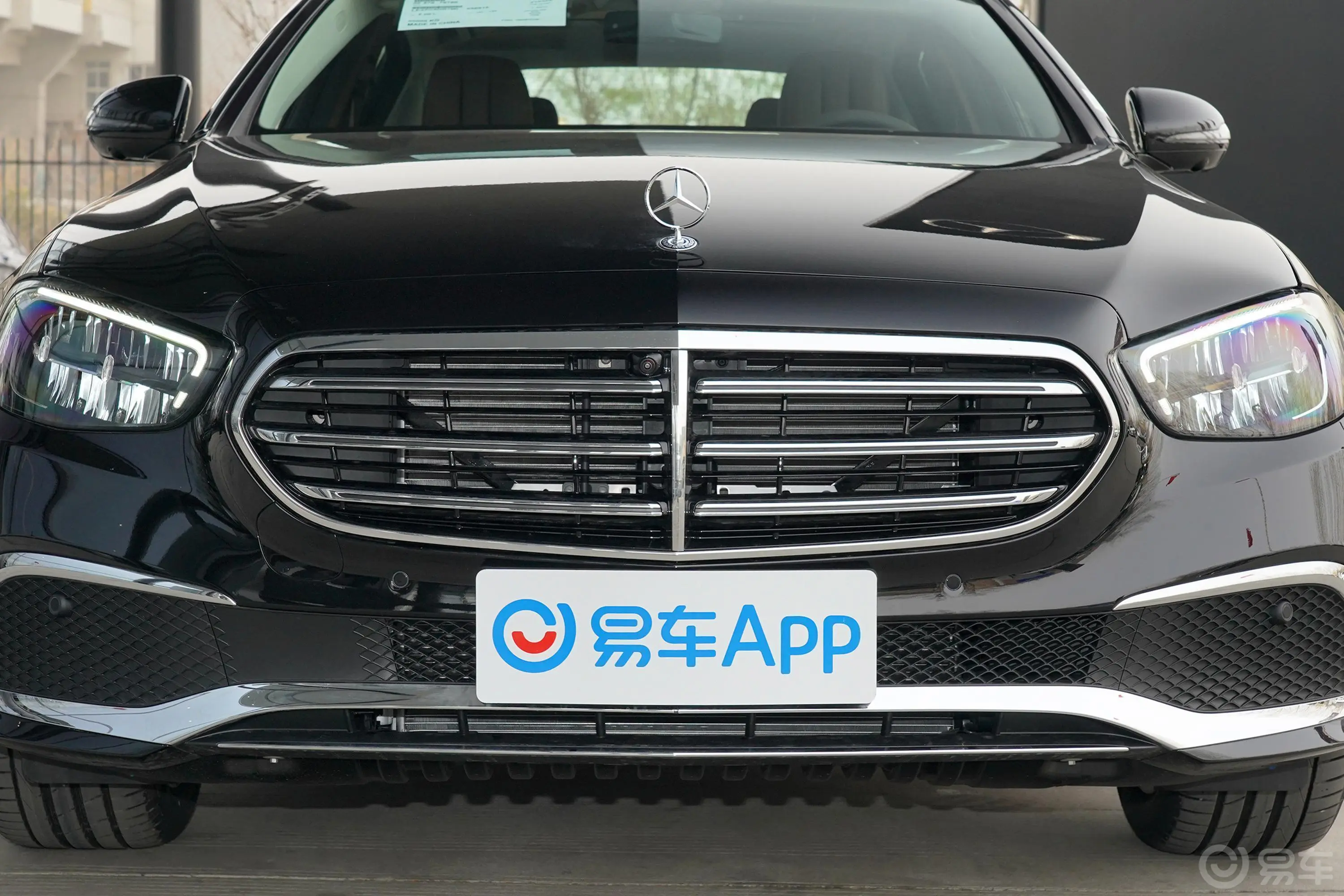 奔驰E级改款 E 300 L 豪华型外观