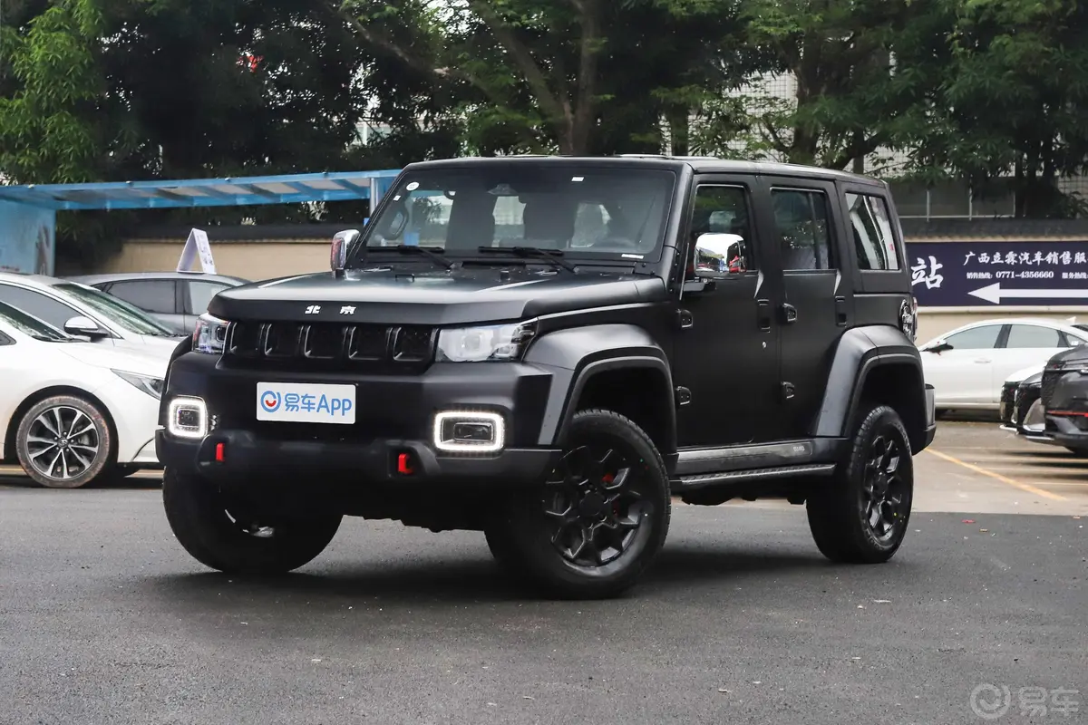 北京越野BJ40刀锋英雄版 2.3T 自动四驱至尊版 汽油外观