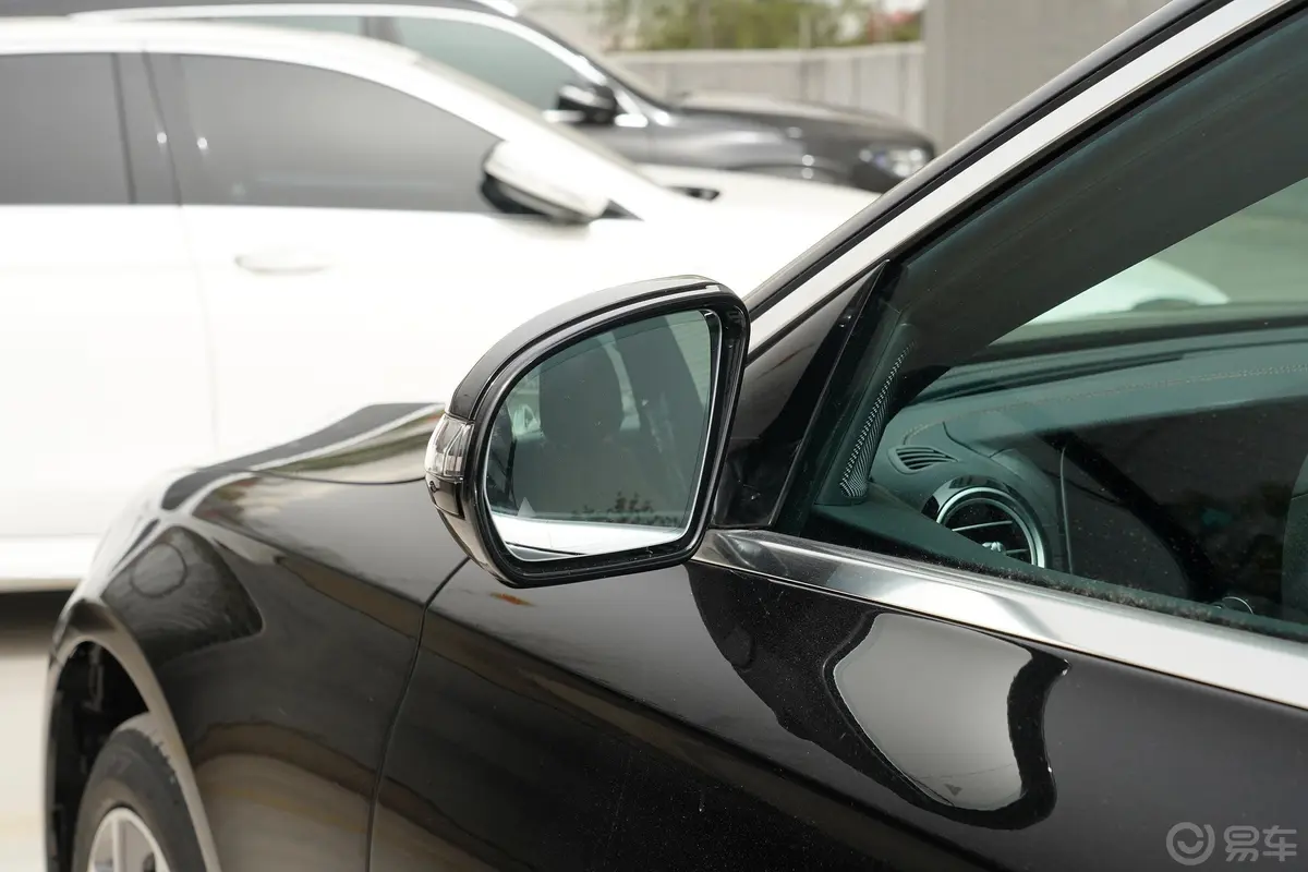 奔驰E级改款 E 300 L 运动尊贵型后视镜镜面