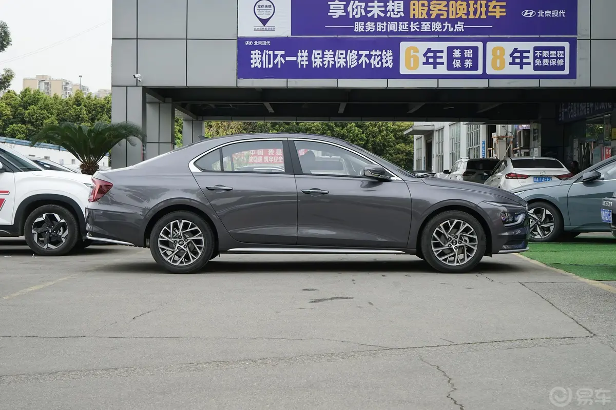 名图1.8L CVT 精英版GLX正侧车头向右水平