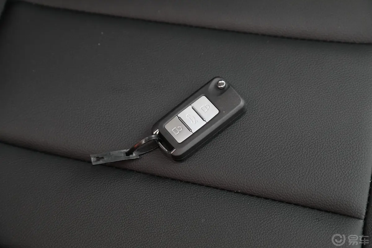 博骏改款2 运动版 1.5L CVT 舒适型钥匙正面