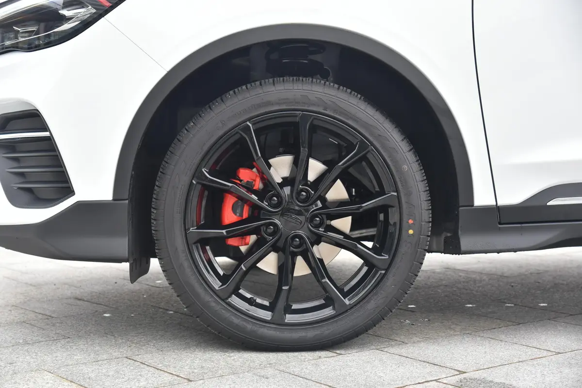 帝豪S1.4T CVT 旗舰版前轮毂造型