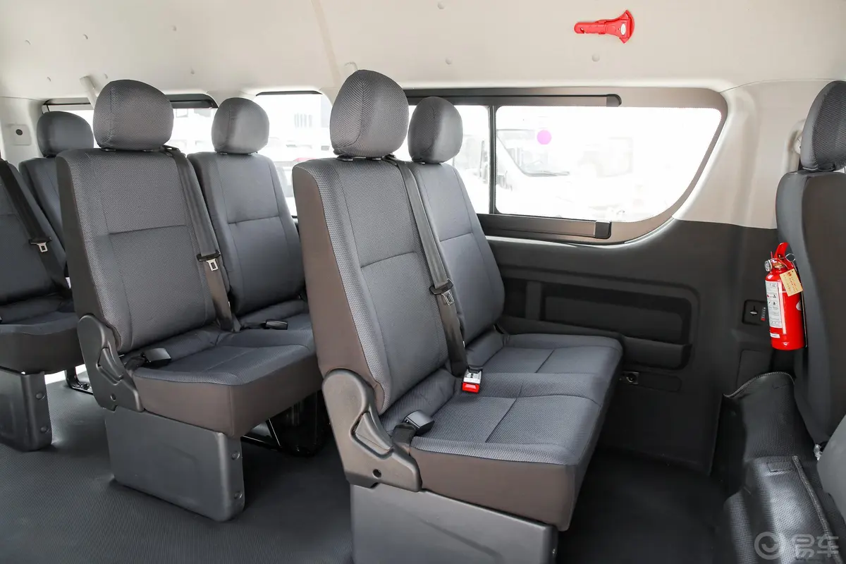 风景G9明窗 2.4L 手动 长轴高顶 商运版 9座 汽油 国VI后排座椅