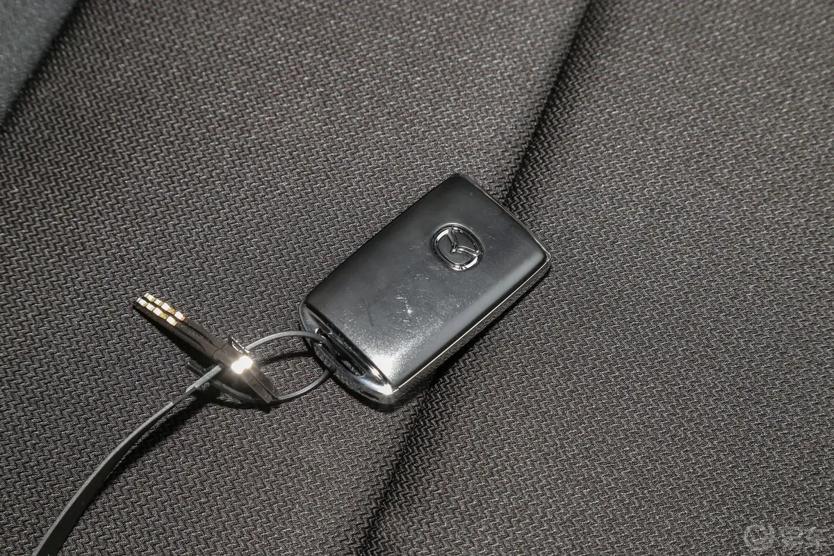 马自达3 昂克赛拉1.5L 自动质美版钥匙正面