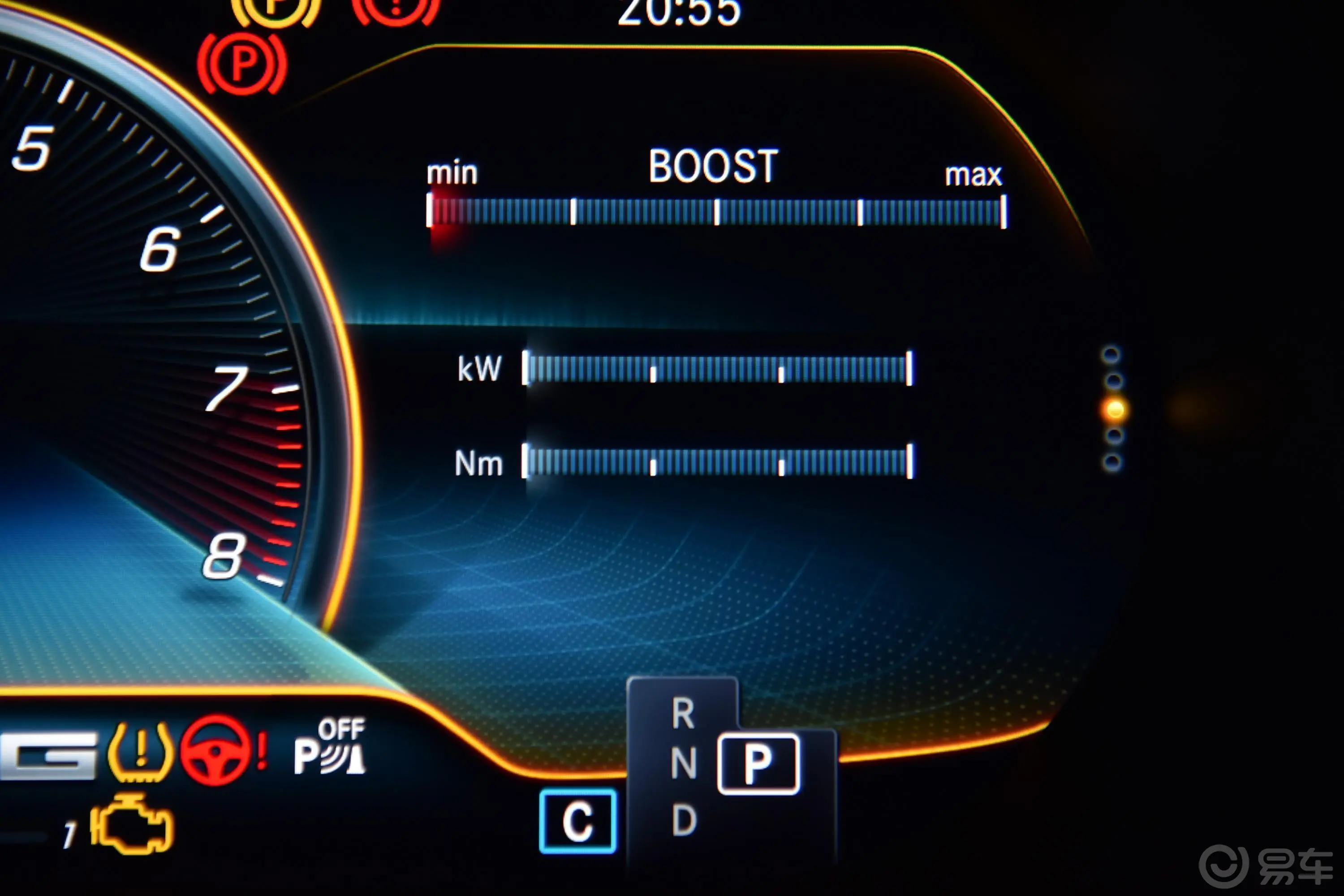 奔驰C级 AMGAMG C 63 轿跑车 暗夜特别版主驾驶位