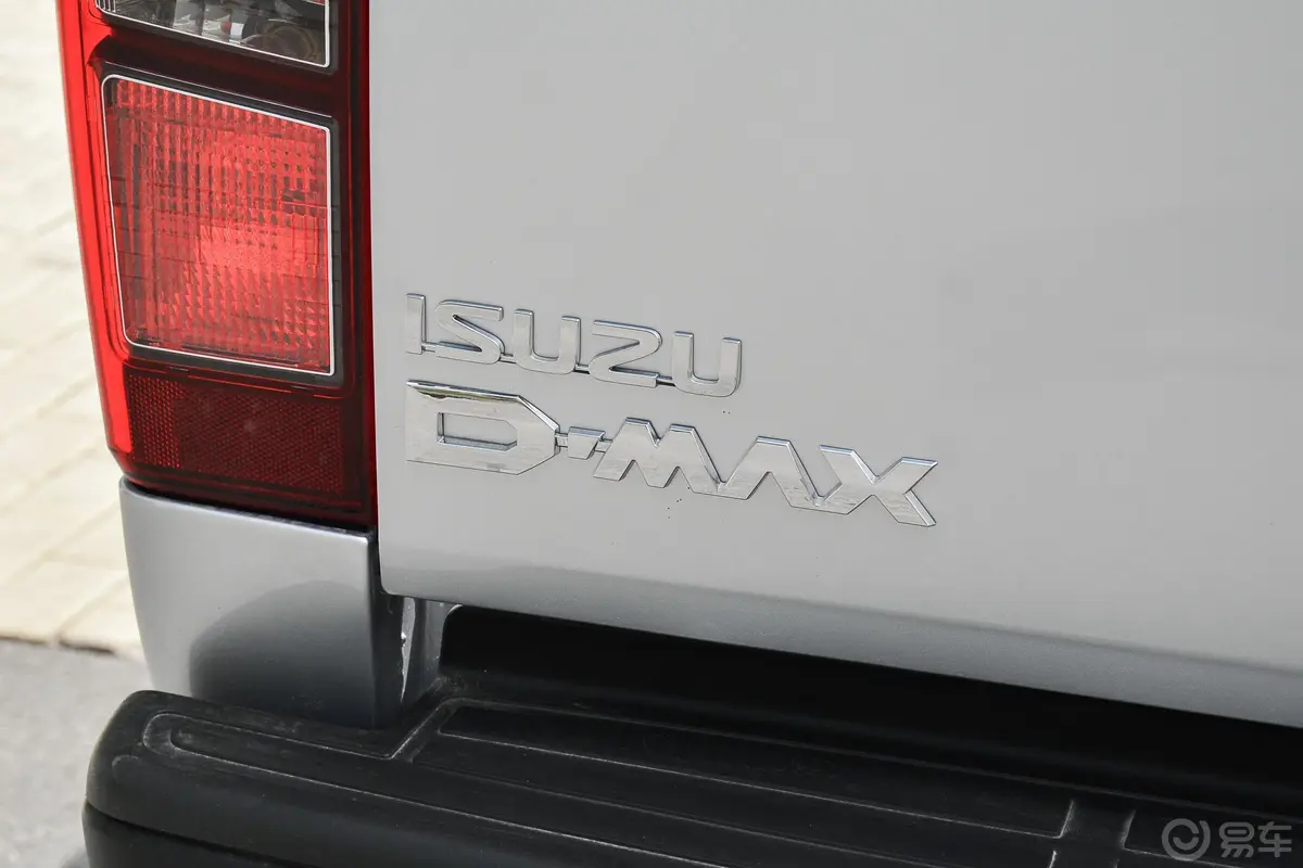 D-MAX1.9T 手自一体 四驱 舒享型 国VI外观