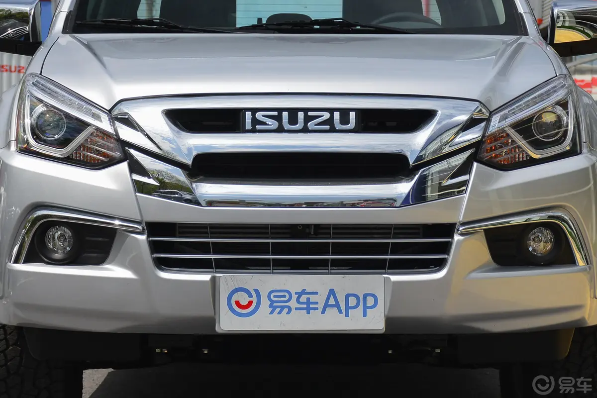 D-MAX1.9T 手自一体 四驱 舒享型 国VI外观