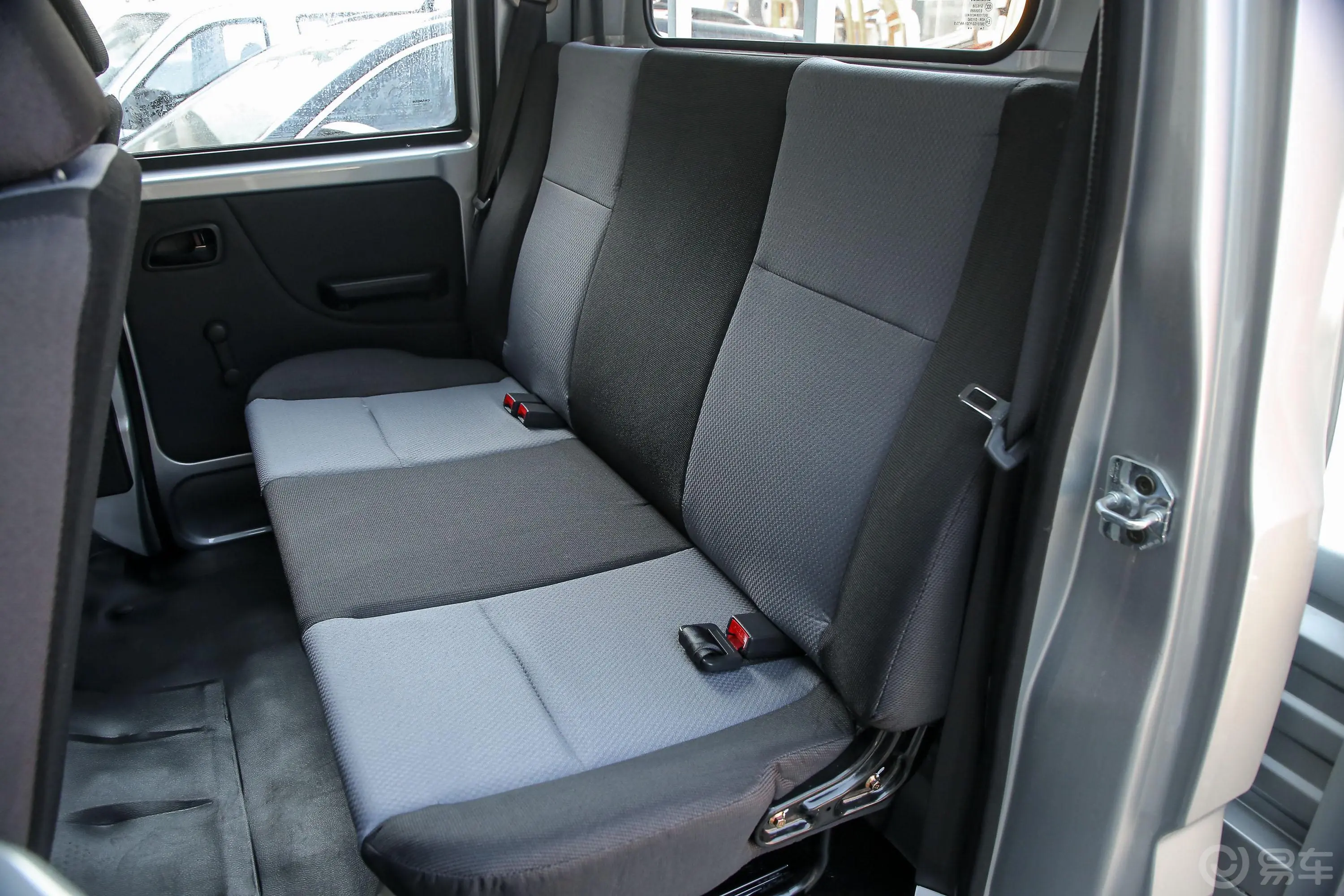 长安星卡L系列L2 1.6L 手动 双排 栏板标准型 国VI后排座椅