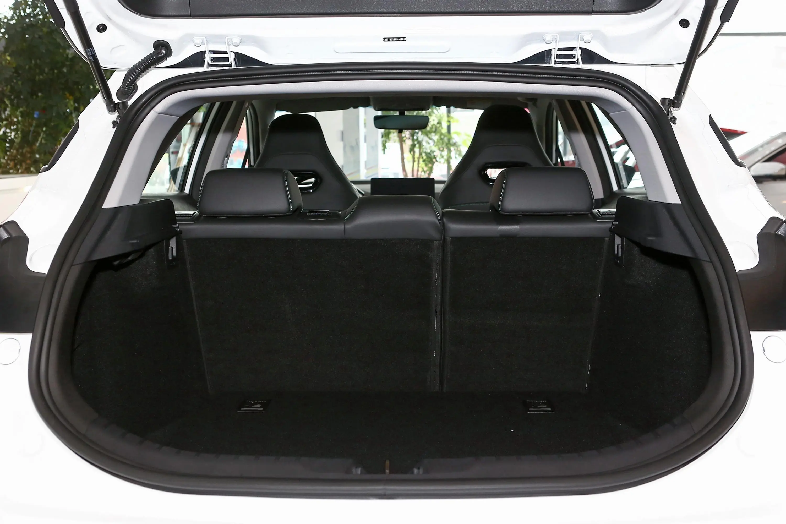 帝豪S1.4T 手动 舒适版后备厢空间特写