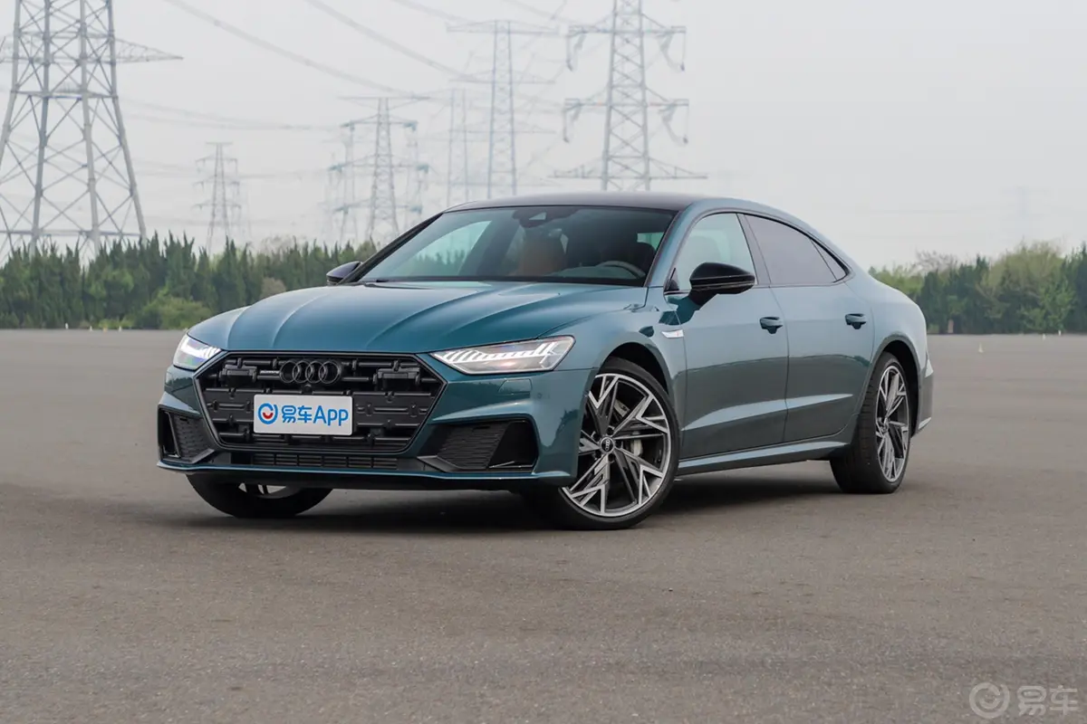 奥迪A7L55 TFSI quattro S-line 先行版侧前45度车头向左水平