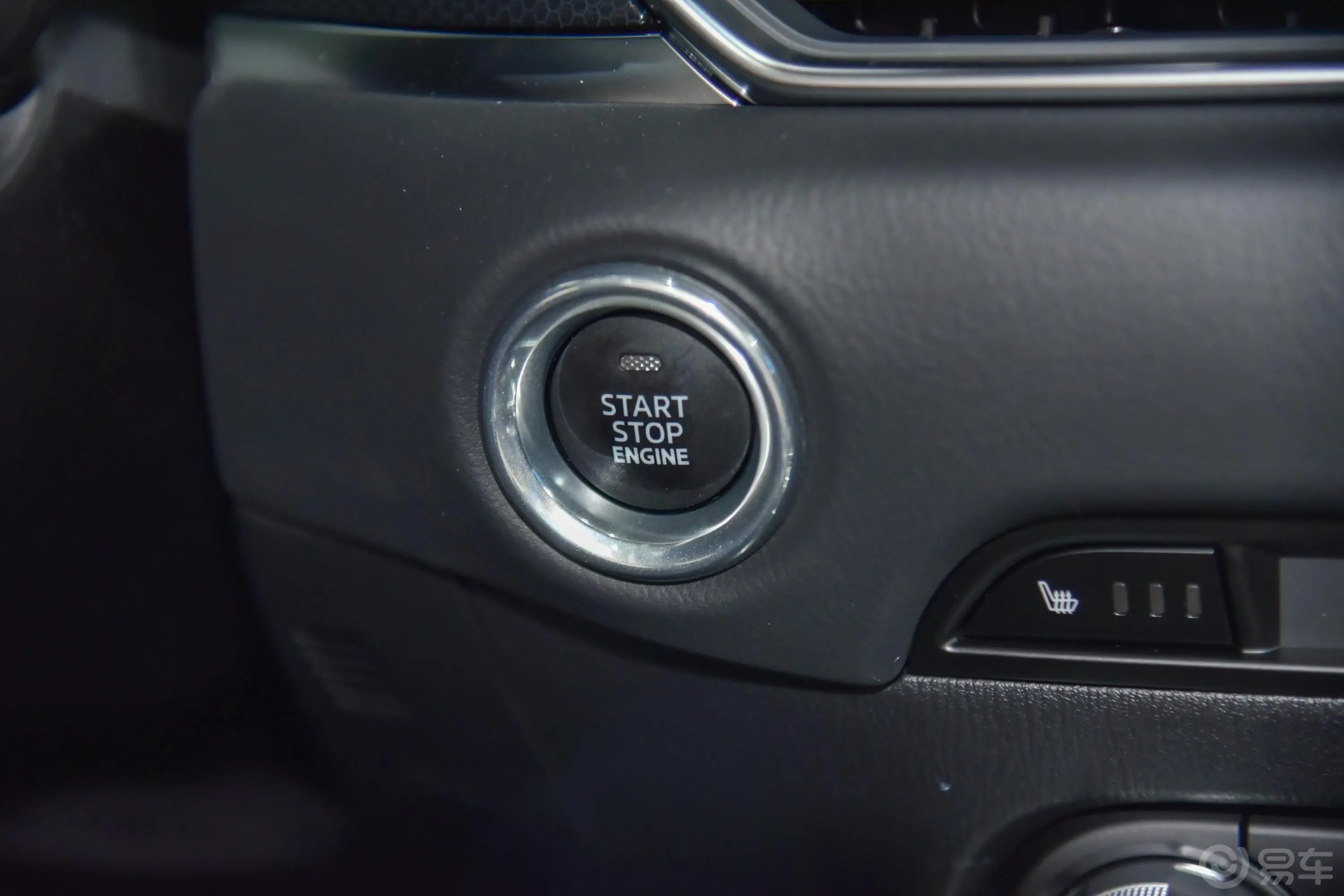 马自达CX-52.5L 手自一体 四驱 黑骑士版钥匙孔或一键启动按键