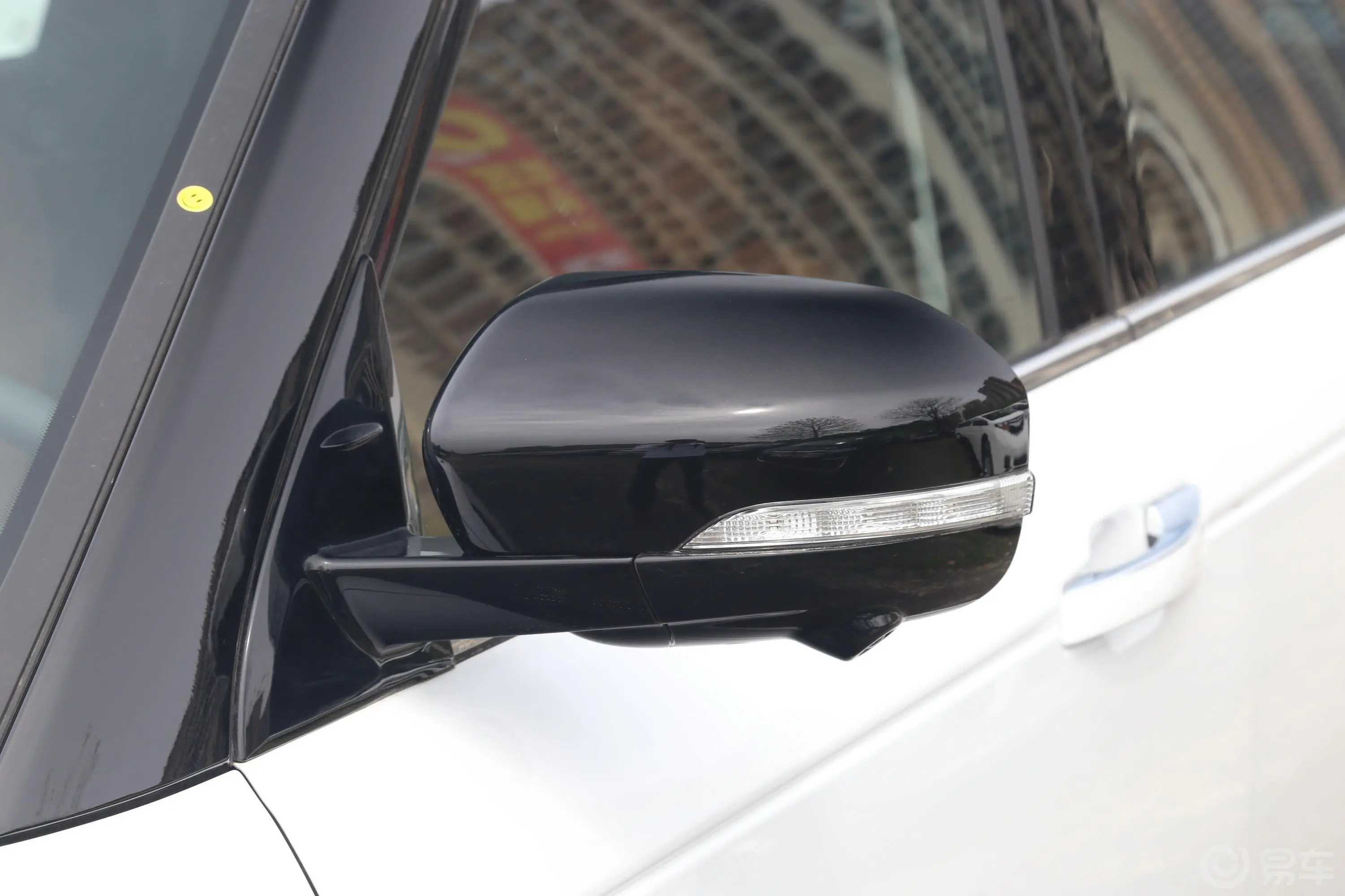 长安CS952.0T 两驱豪华版主驾驶后视镜背面