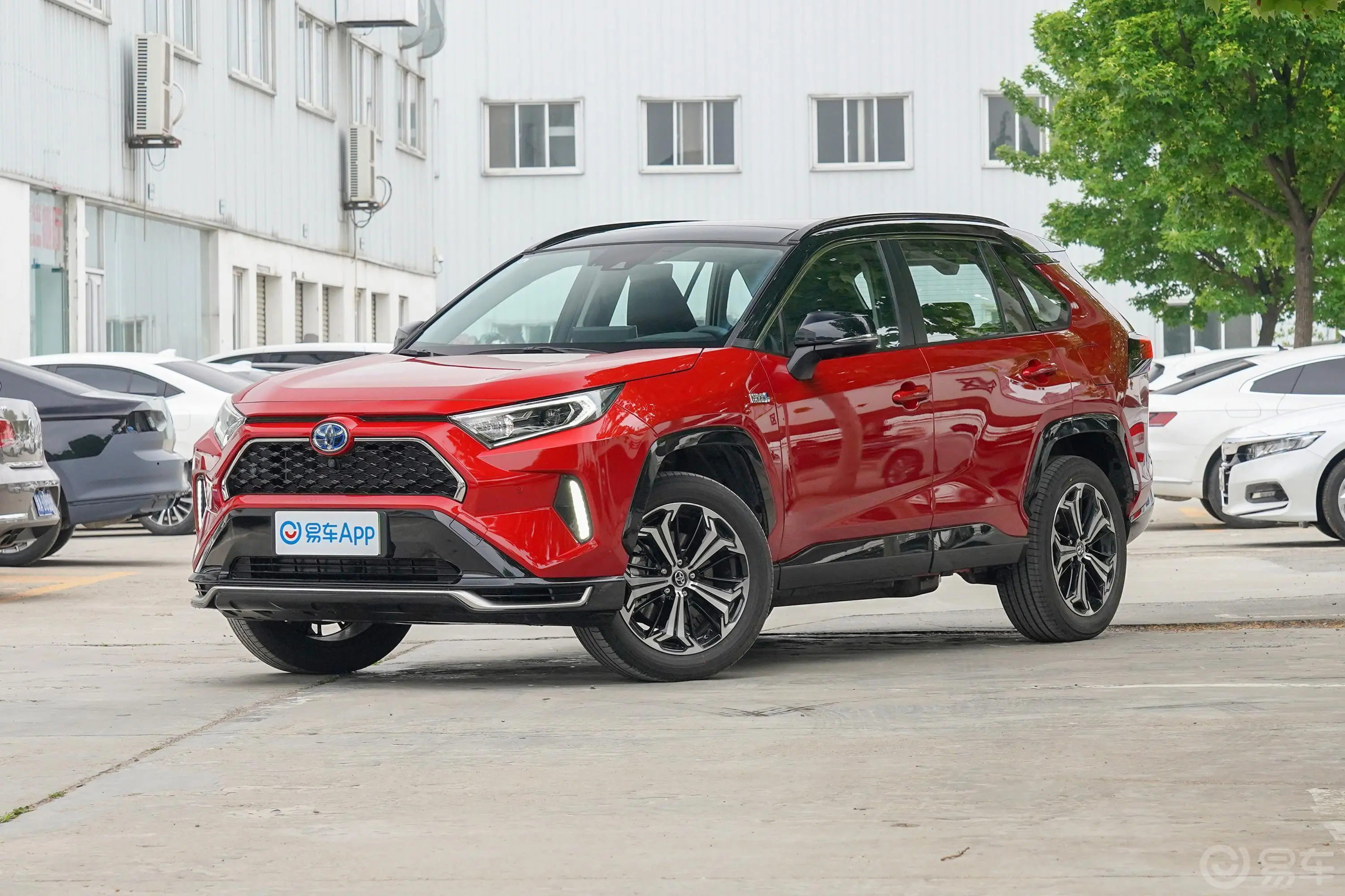 RAV4荣放 双擎E+2.5L 四驱旗舰Pro侧前45度车头向左水平