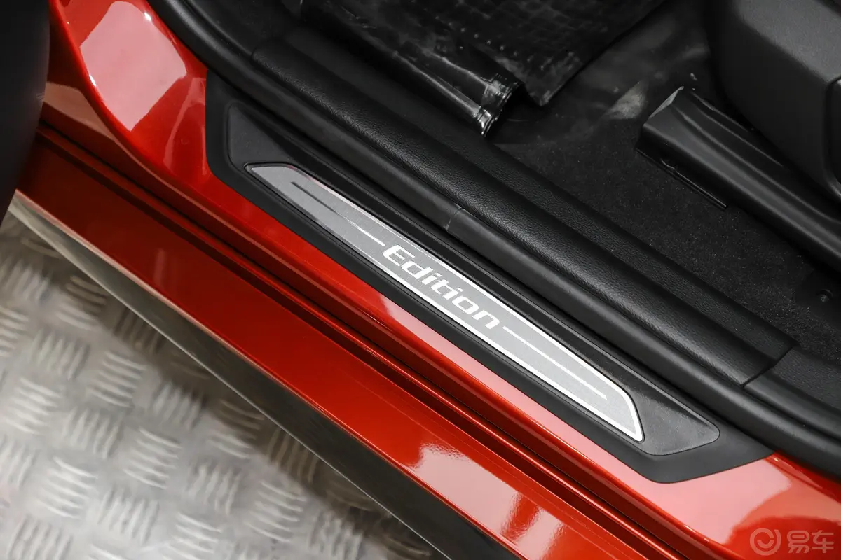 宝马X2xDrive25i 曜夜版内饰