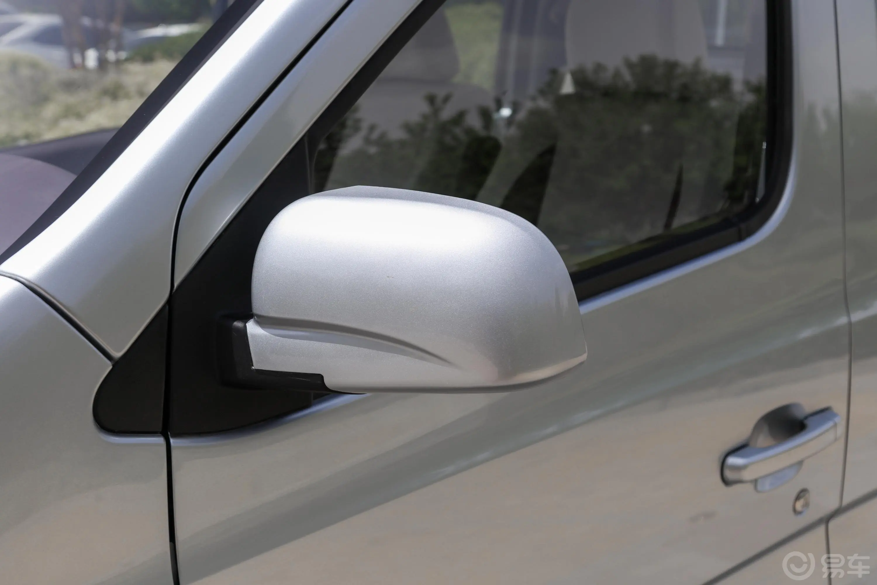 长安星卡1.5L 长轴版 双排 标准型主驾驶后视镜背面