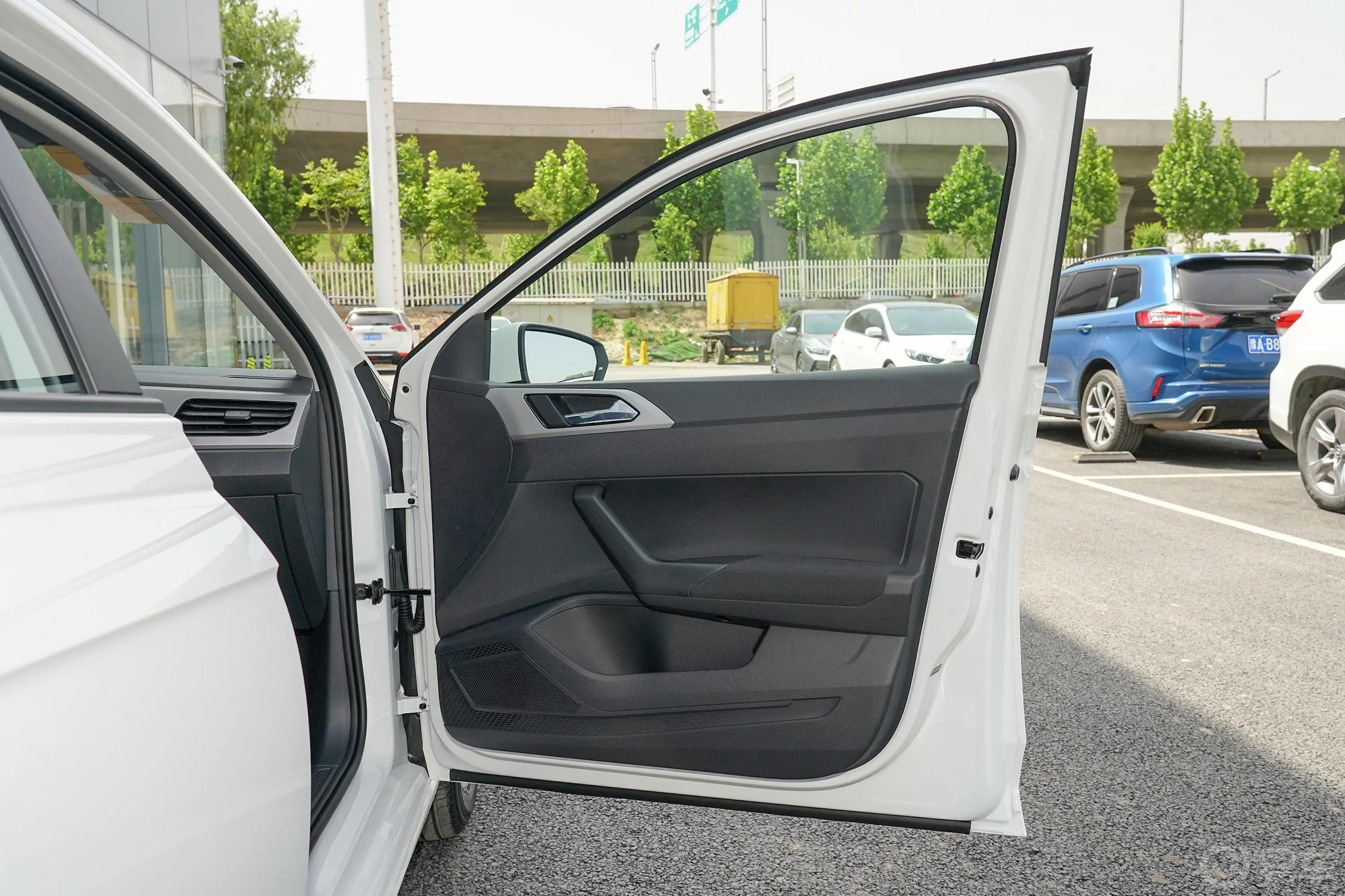 PoloPlus 1.5L 自动全景乐享版副驾驶员车门
