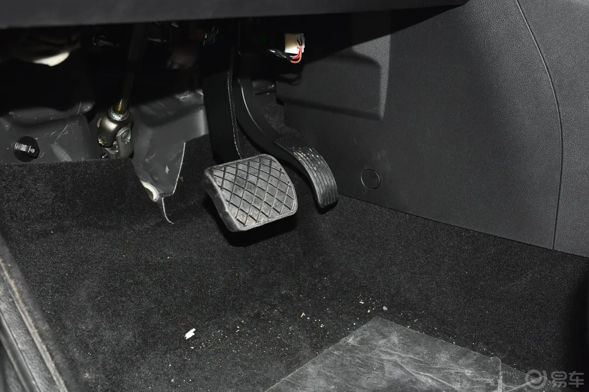 领界领界S EcoBoost 145 CVT 铂领型脚踏板