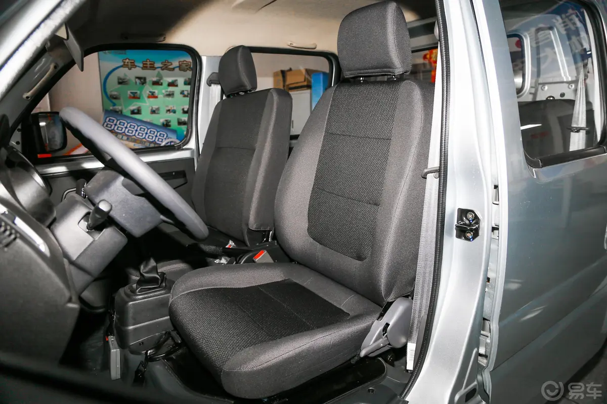 神骐T201.5L 手动 双排厢式 国VI驾驶员座椅