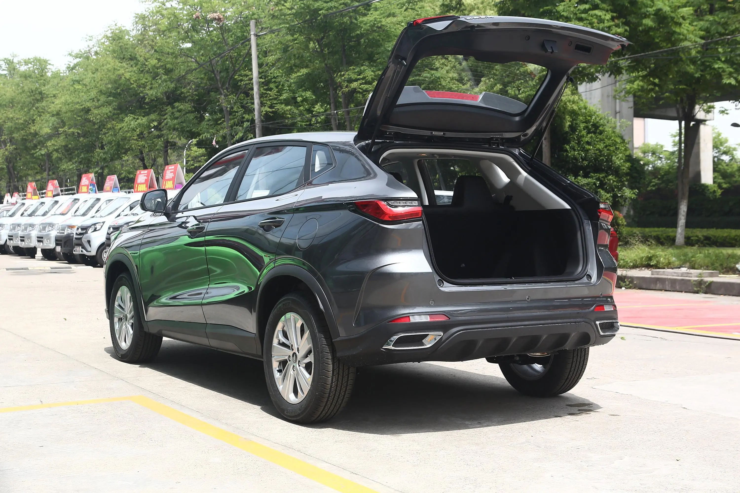 长安欧尚X51.6L 手动 豪华型空间