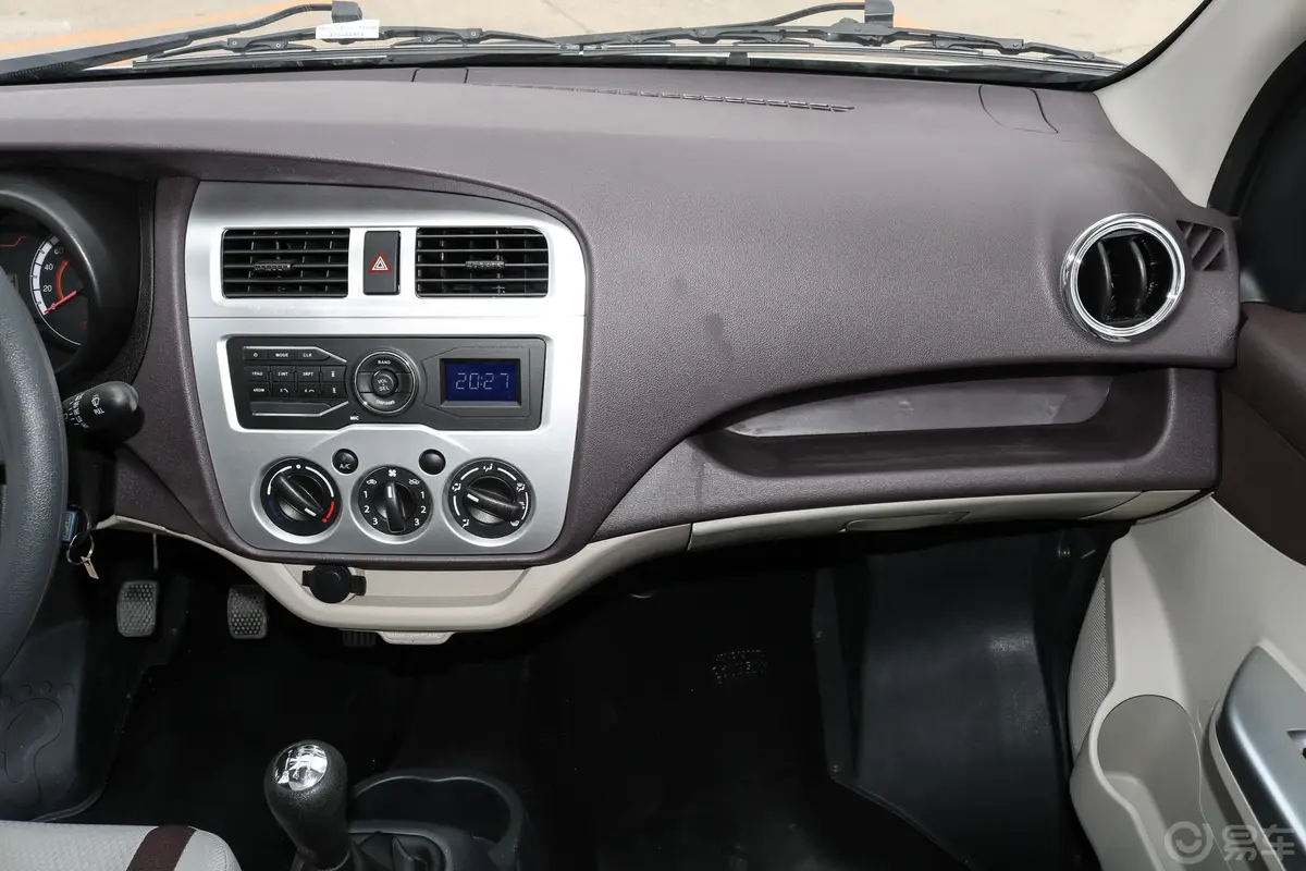 长安星卡1.5L 长轴版 单排 标准型副驾驶位区域
