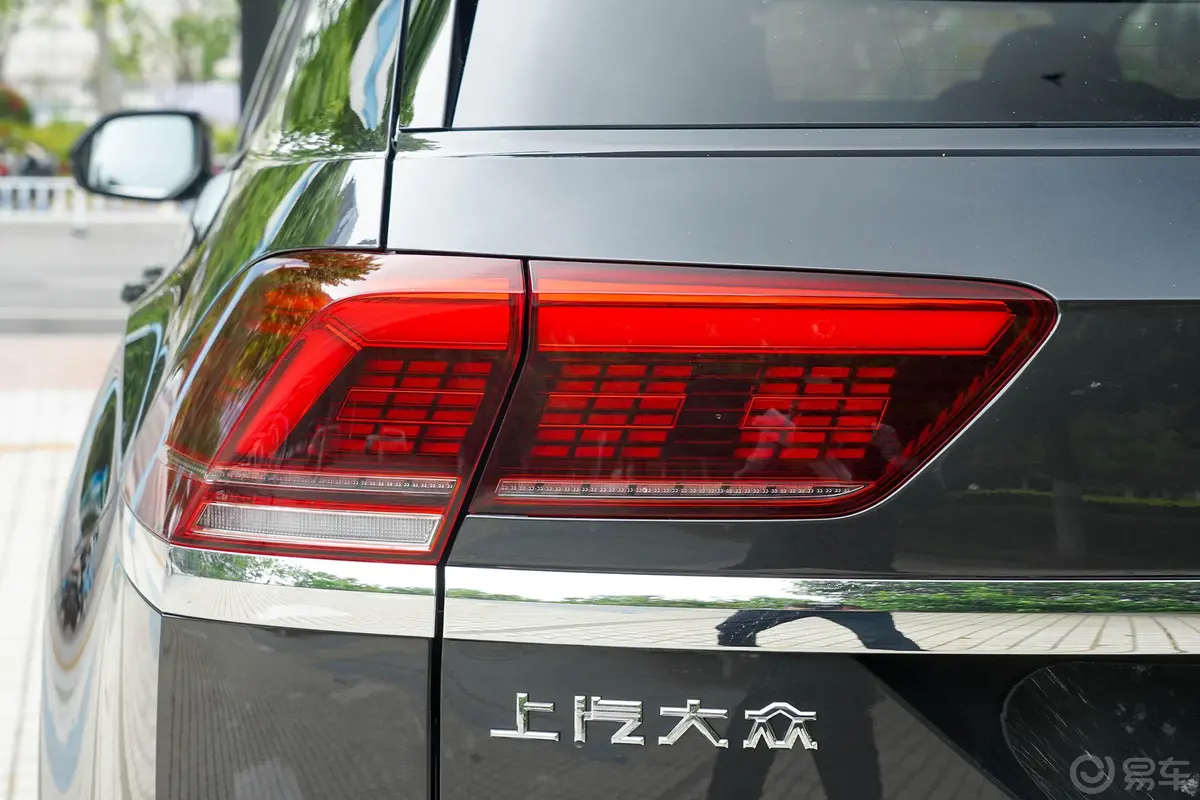 途昂X380TSI 四驱 豪华版外观