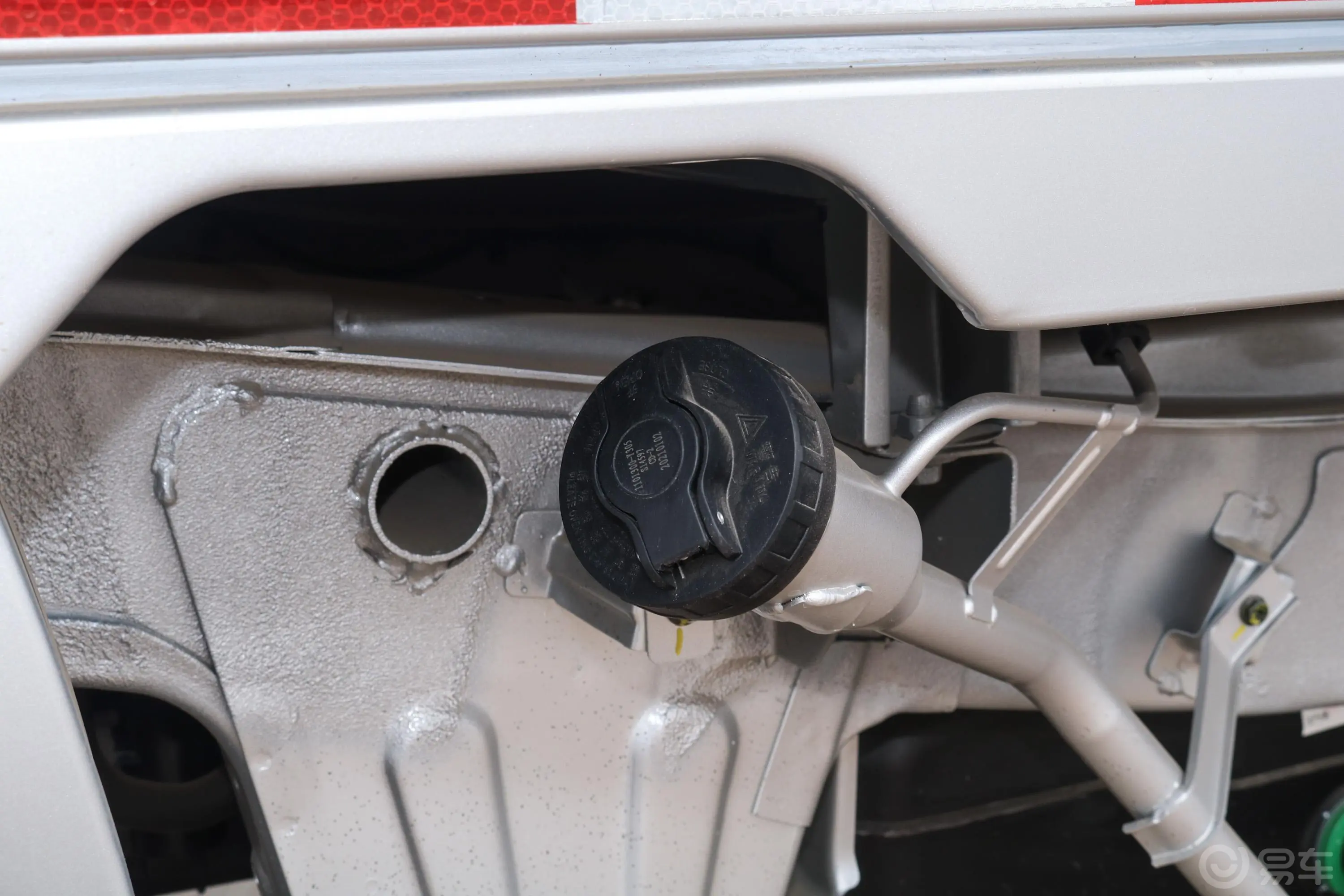 长安星卡1.5L 长轴版 单排 标准型油箱盖