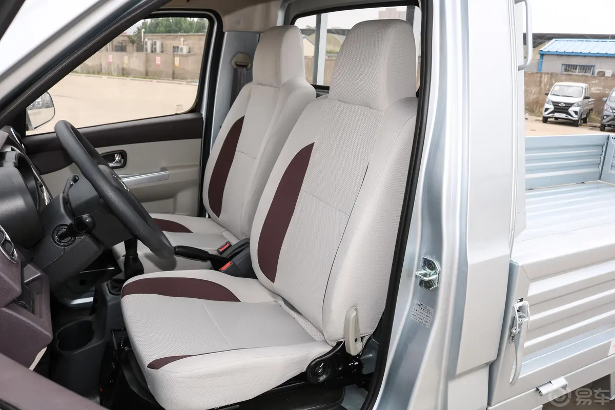 长安星卡1.5L 长轴版 单排 标准型驾驶员座椅