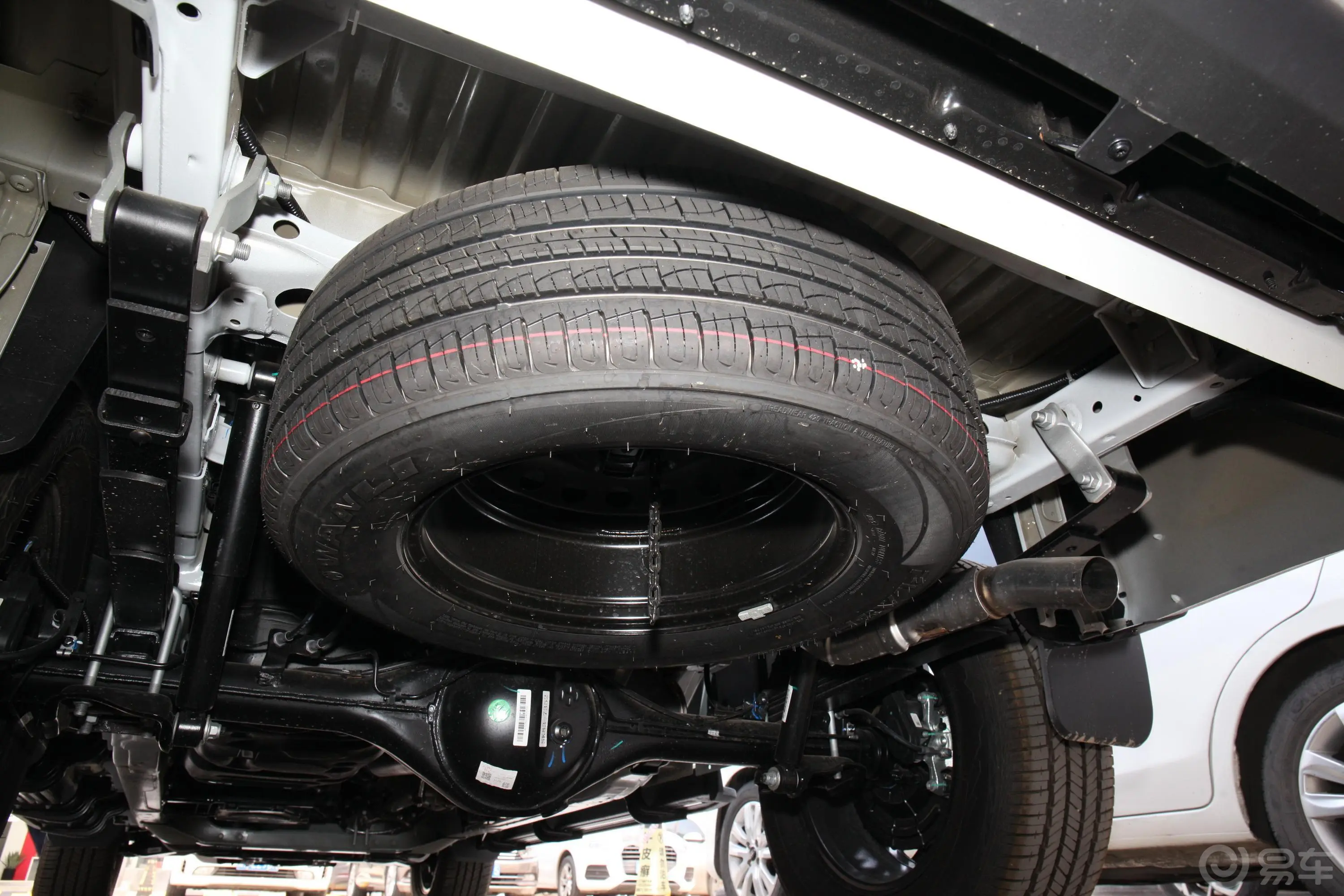 大通T902.0T 自动两驱双增压长箱高底盘舒享型 柴油备胎