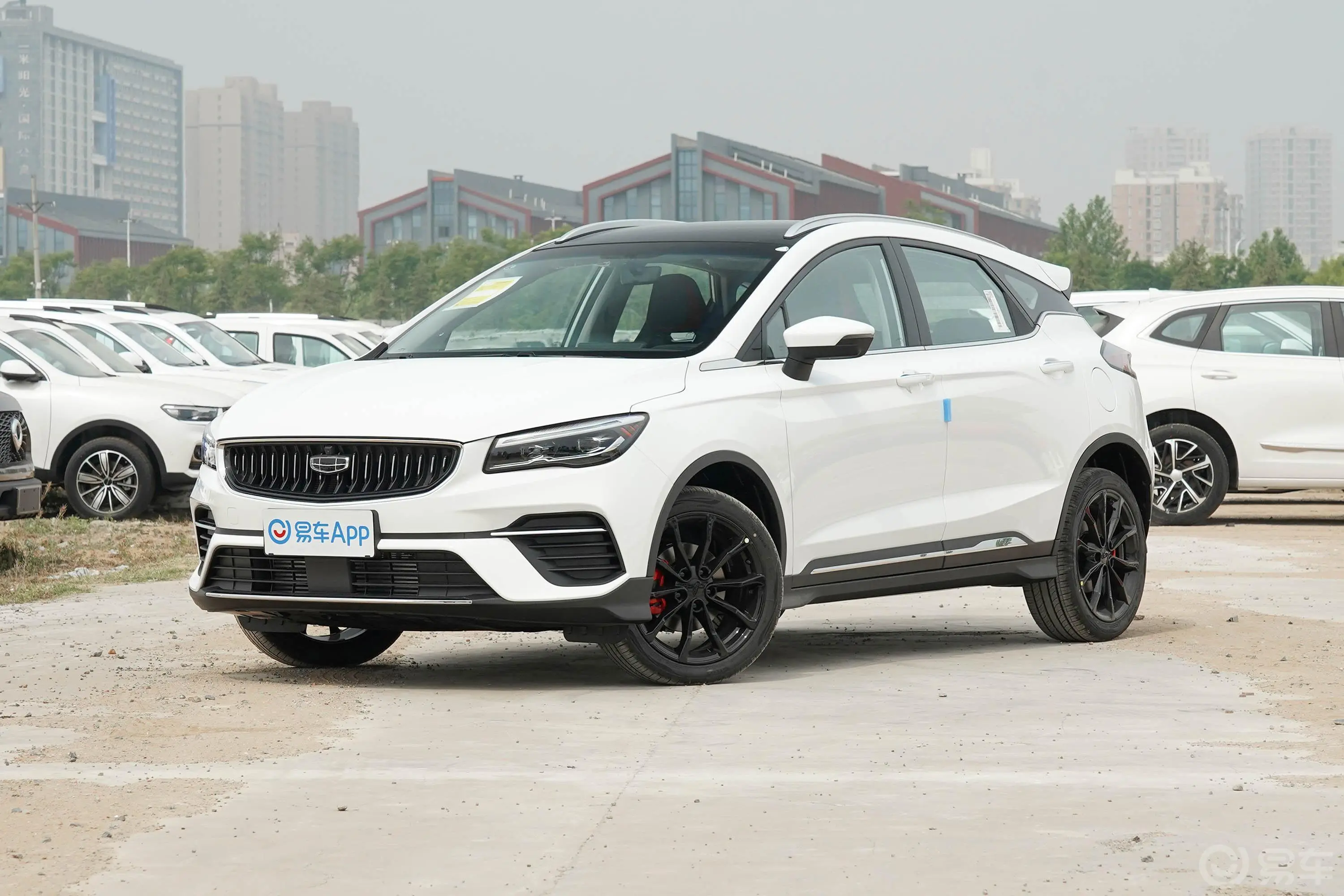 帝豪S1.4T CVT 尊贵版侧前45度车头向左水平