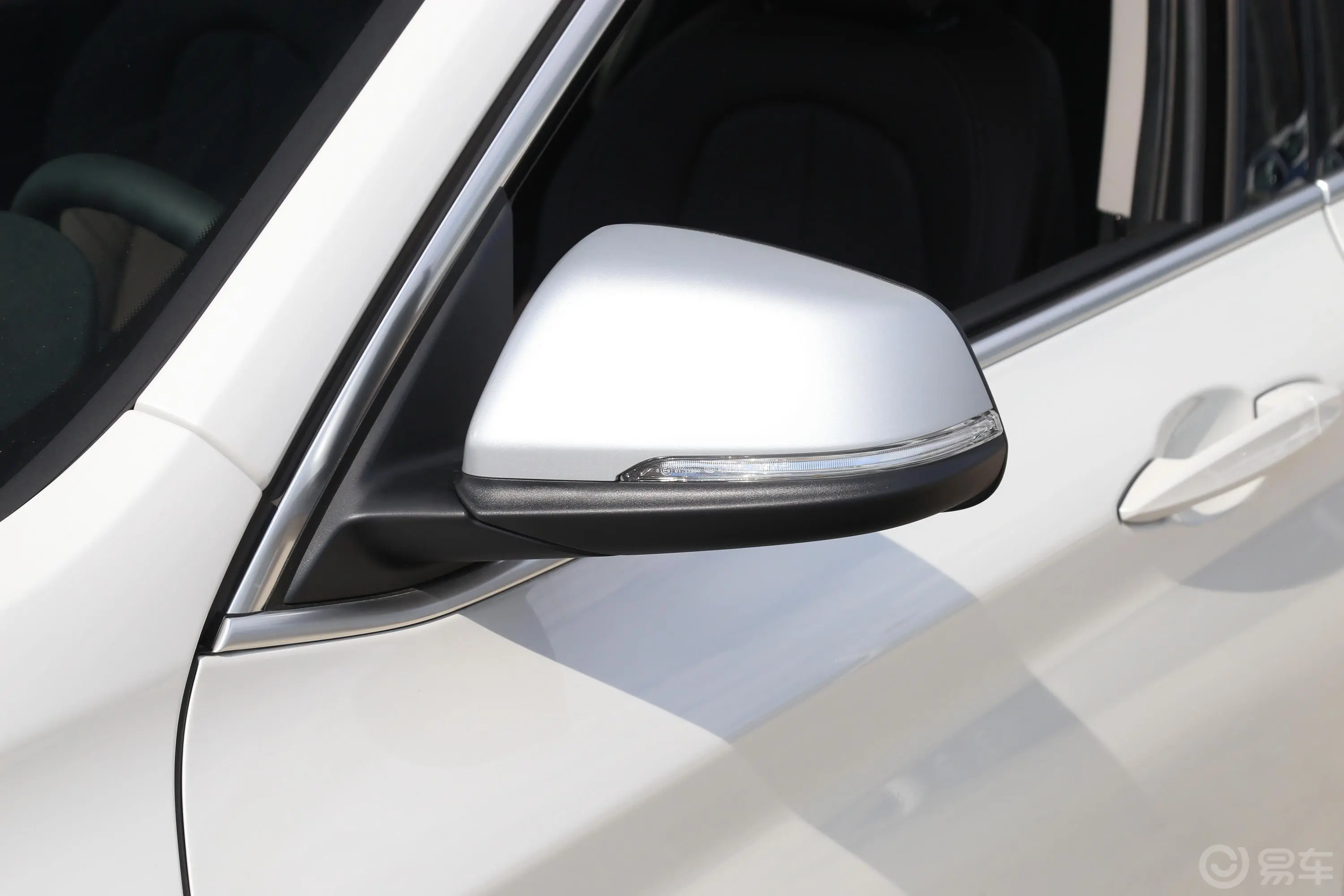 宝马X1改款 xDrive25Li 尊享型主驾驶后视镜背面