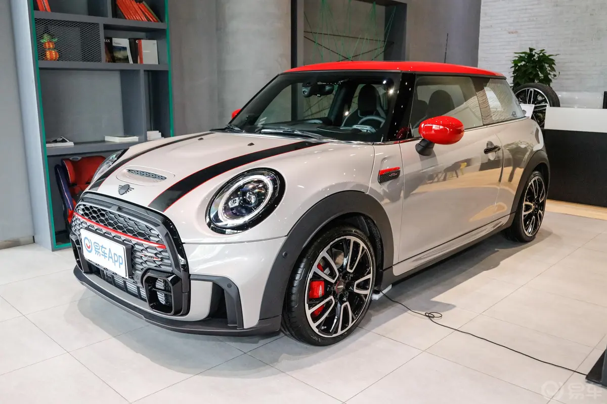 MINI JCW2.0T JOHN COOPER WORKS ALL-IN侧前45度车头向左水平