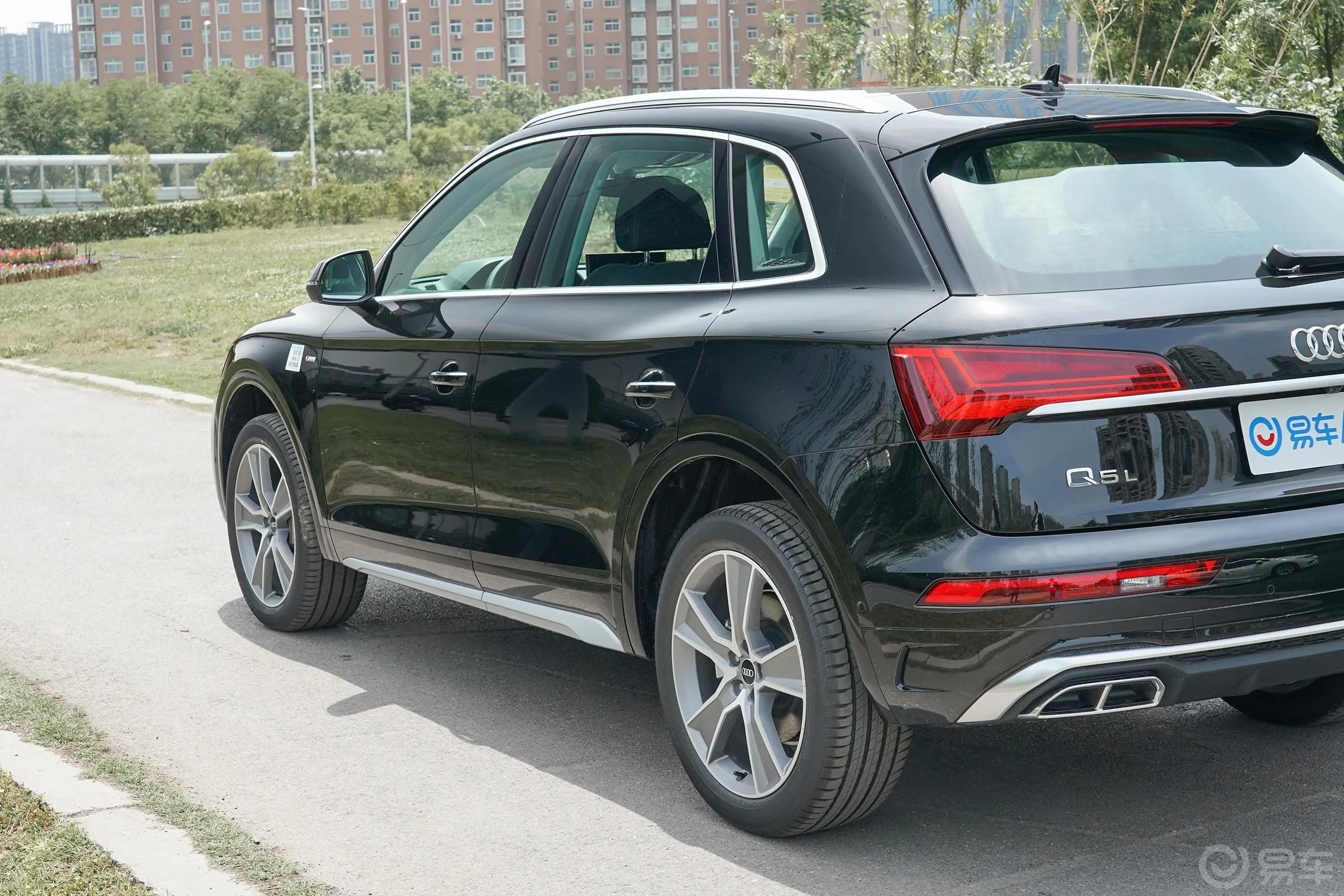 奥迪Q5L45 TFSI 豪华动感型外观