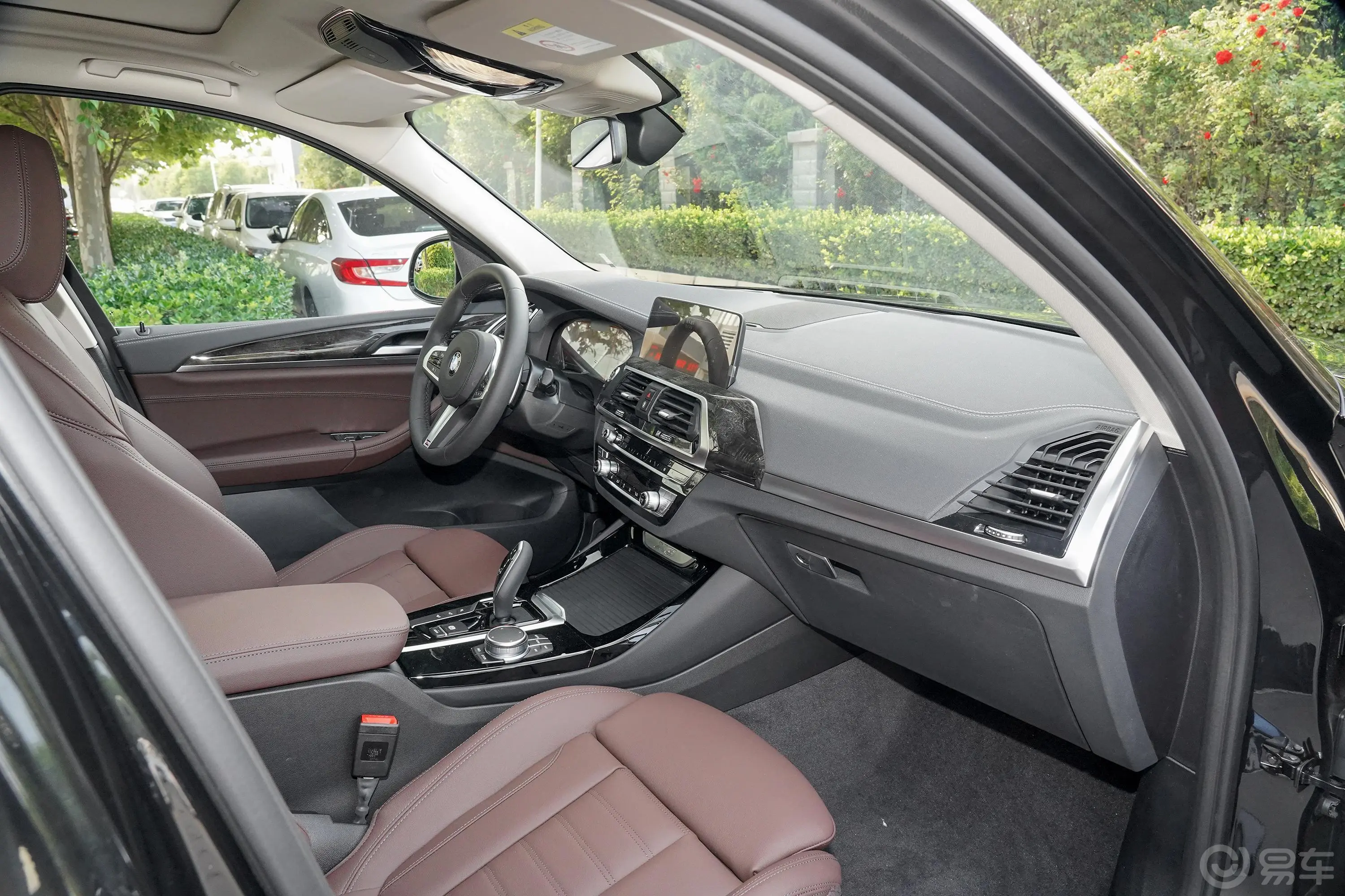 宝马X3改款 xDrive 30i 领先型 M运动套装内饰全景副驾驶员方向