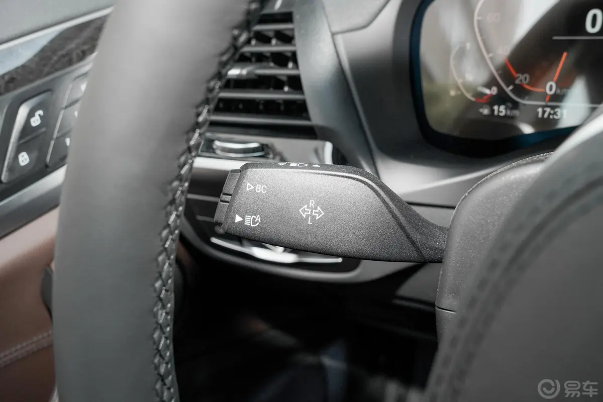 宝马X3改款 xDrive 30i 领先型 M运动套装内饰