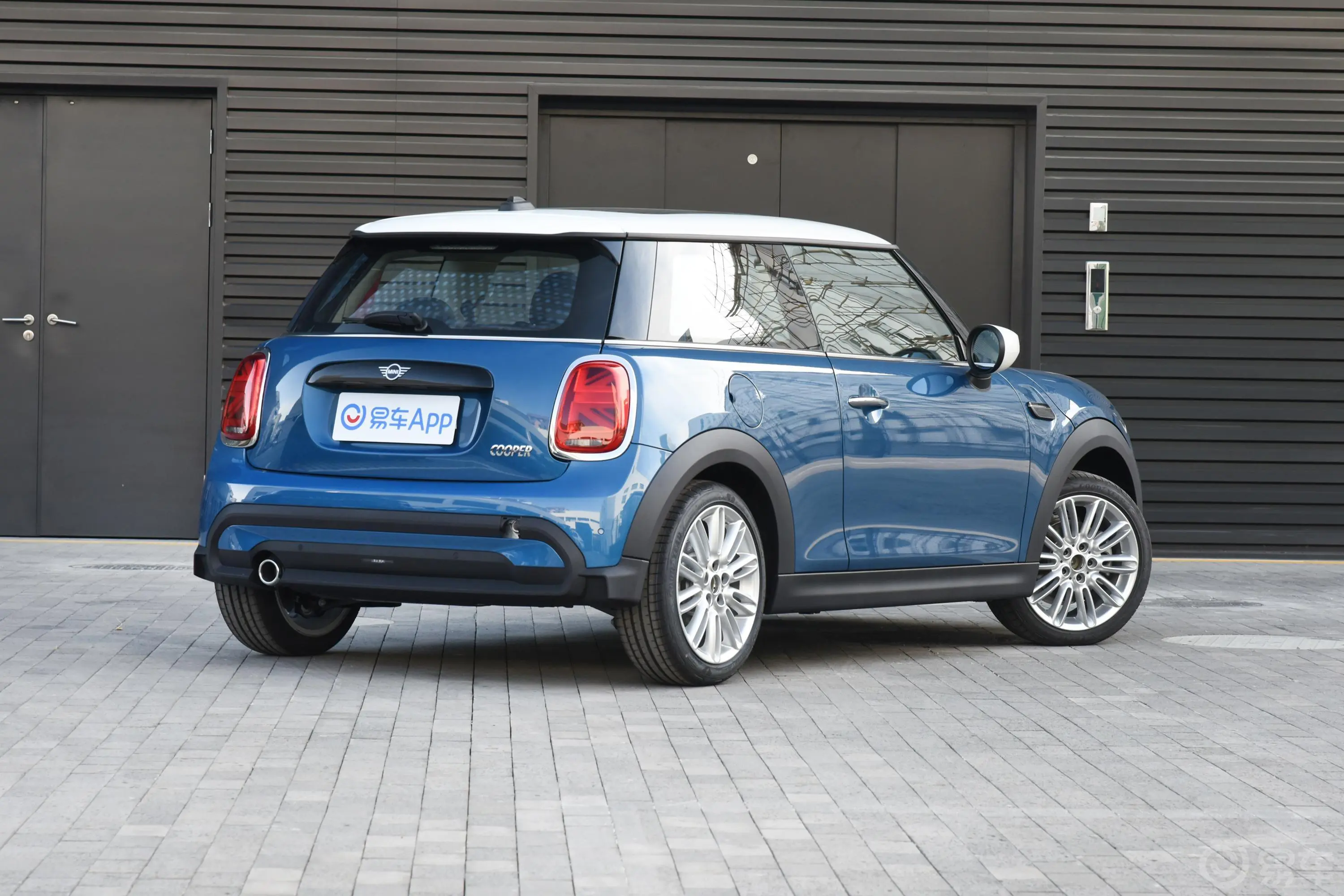 MINI1.5T COOPER 经典派侧后45度车头向右水平