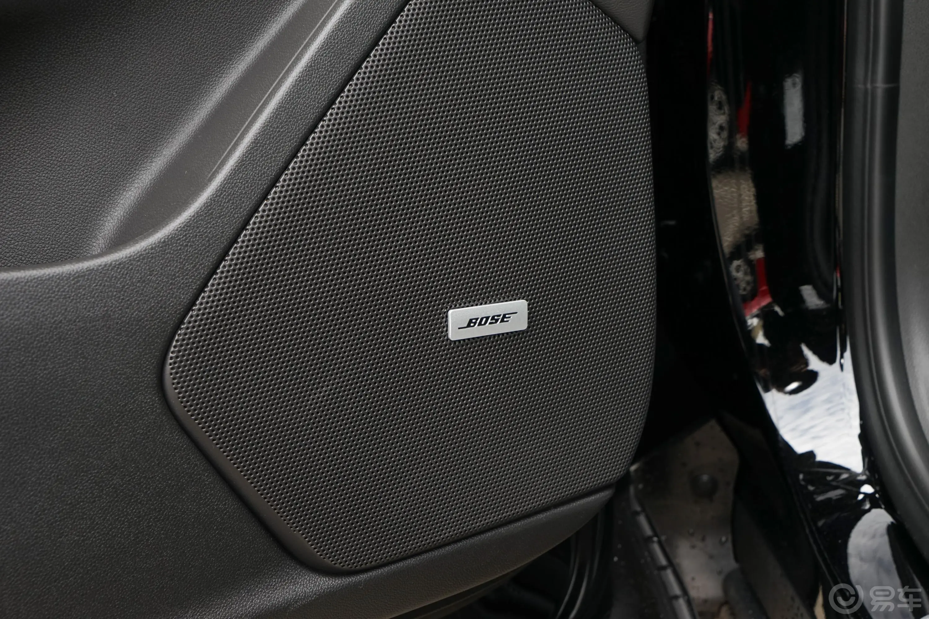凯迪拉克XT6改款 2.0T 轻混 四驱尊贵型 6座音响和品牌